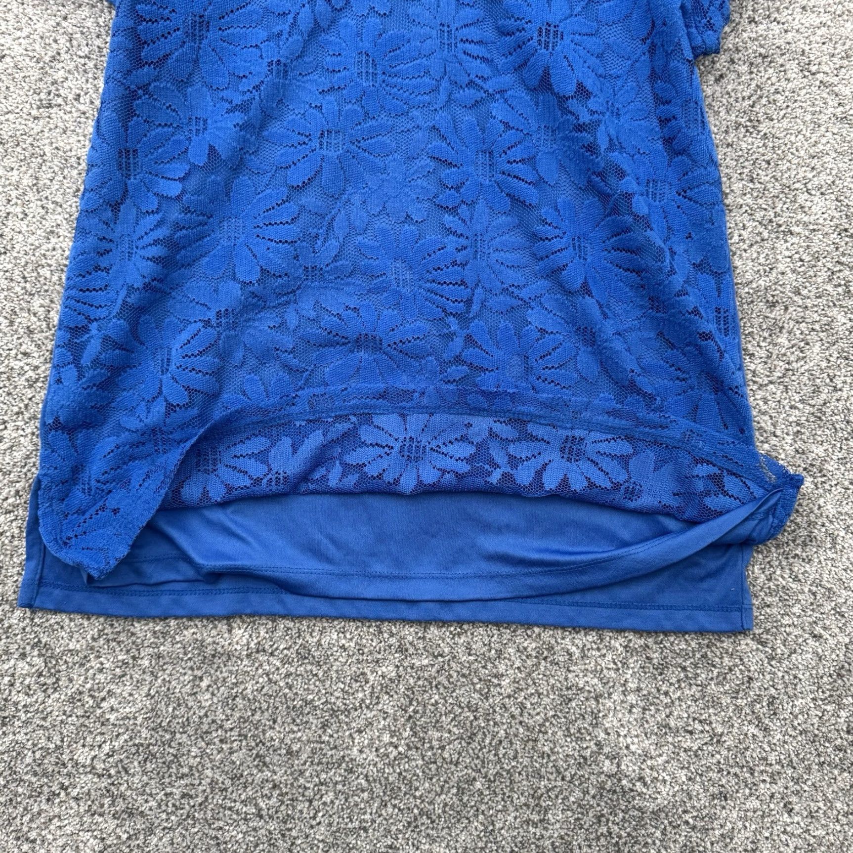 Vintage Alfred Dunner Blouse Shirt Women S Blue Floral Lace Beaded Boho Top 2010 V-Neck Short Sleeve Pullover Casual Office Elegant Size S / US 4 / IT 40 - 6 Thumbnail