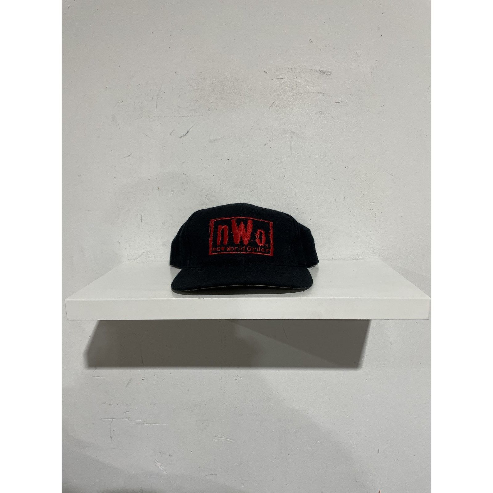 Other VINTAGE WCW NEW WORLD ORDER HAT BLACK/RED PREOWNED Size ONE SIZE - 1 Thumbnail