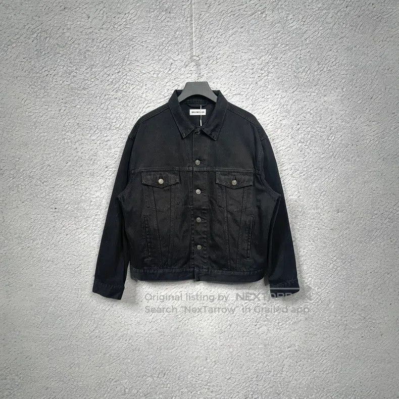 Balenciaga Balenciaga Black Back Diamond Logo Letter Denim Jacket Size XS / US 0-2 / IT 36-38 - 1 Thumbnail