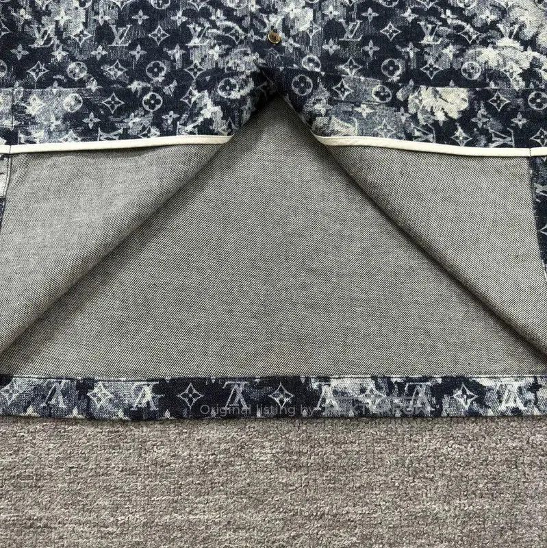 Louis Vuitton Louis Vuitton Men's Casual Blue Shirt . Size US S / EU 44-46 / 1 - 7 Thumbnail