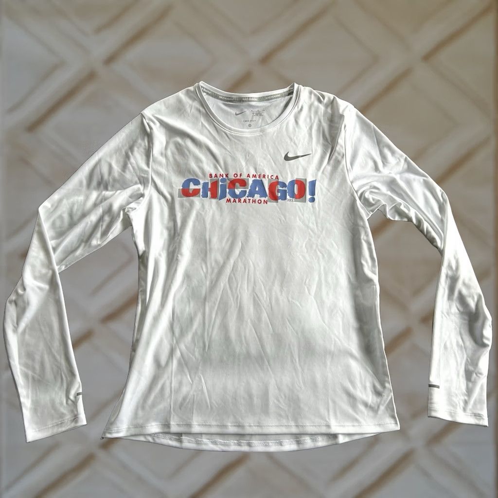 Nike Nike Women's One Dri-FIT Luxe 2023 Chicago Marathon Long Sleeve T-Shirt S White Women's Nike Dri-FIT Running Pullover Size S / US 4 / IT 40 - 1 Thumbnail