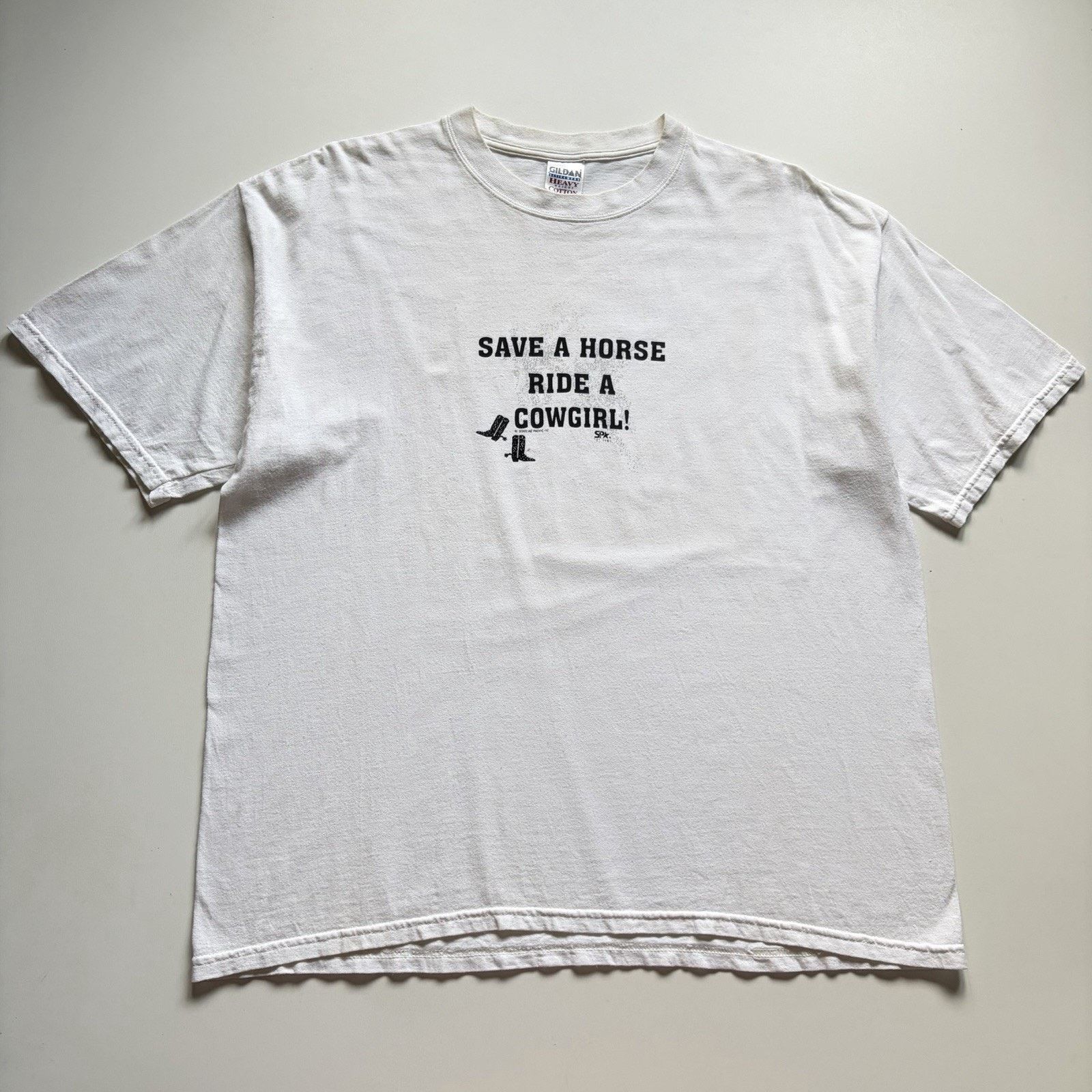 Gildan × Vintage Vintage Save A Horse Ride A Cowgirl Shirt XL Funny Novelty Size US XL / EU 56 / 4 - 1 Thumbnail