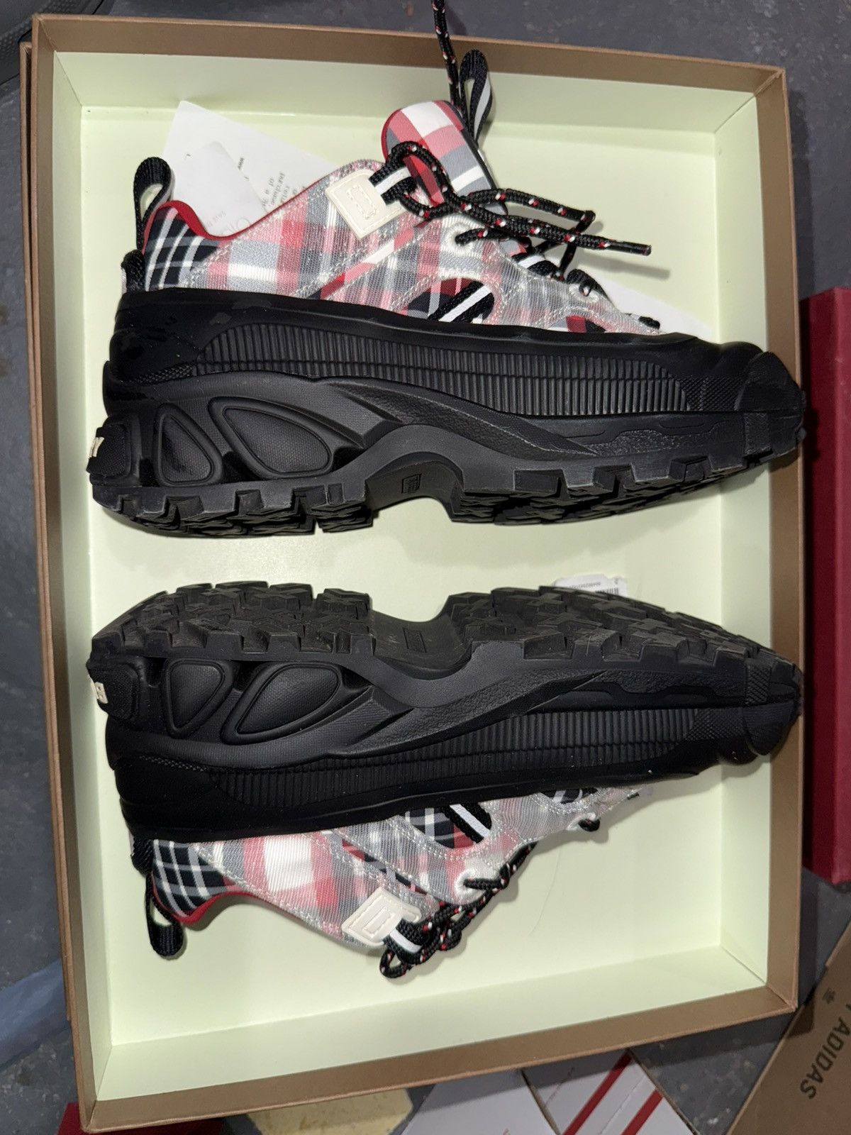 Burberry Burberry Arthur Check Plaid Sneakers Black Red Low Top Women Size US 6 / IT 36 - 5 Thumbnail