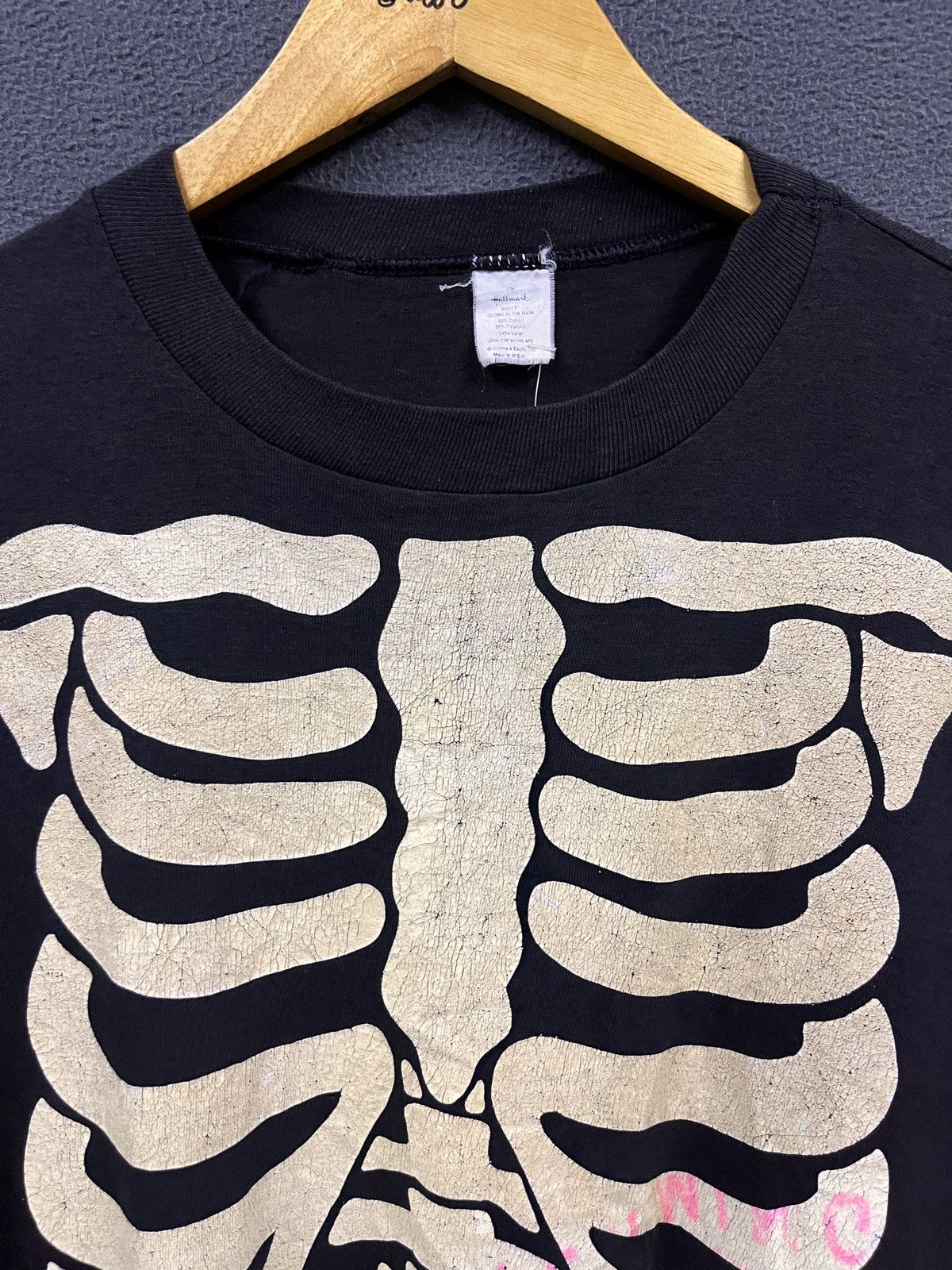 Vintage VINTAGE 80s SKULL RIBCAGE GLOW IN THE DARK TSHIRT Size US XL / EU 56 / 4 - 4 Thumbnail