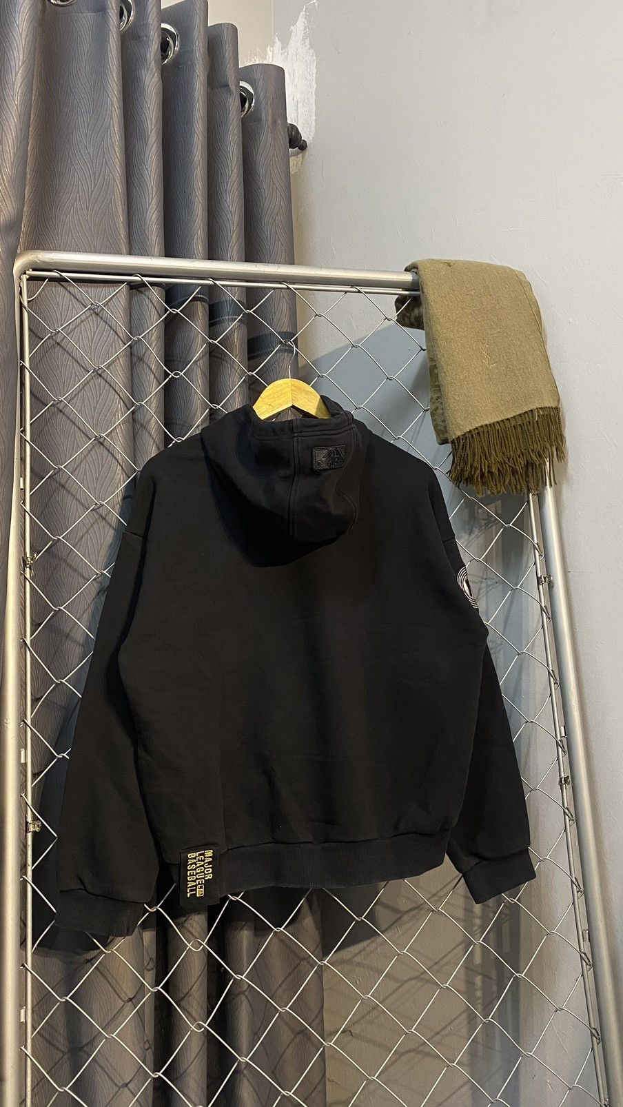 MLB × New York Yankees × Vintage MLB NY YANKEES HOODIE CROP BLACK Size US S / EU 44-46 / 1 - 2 Thumbnail