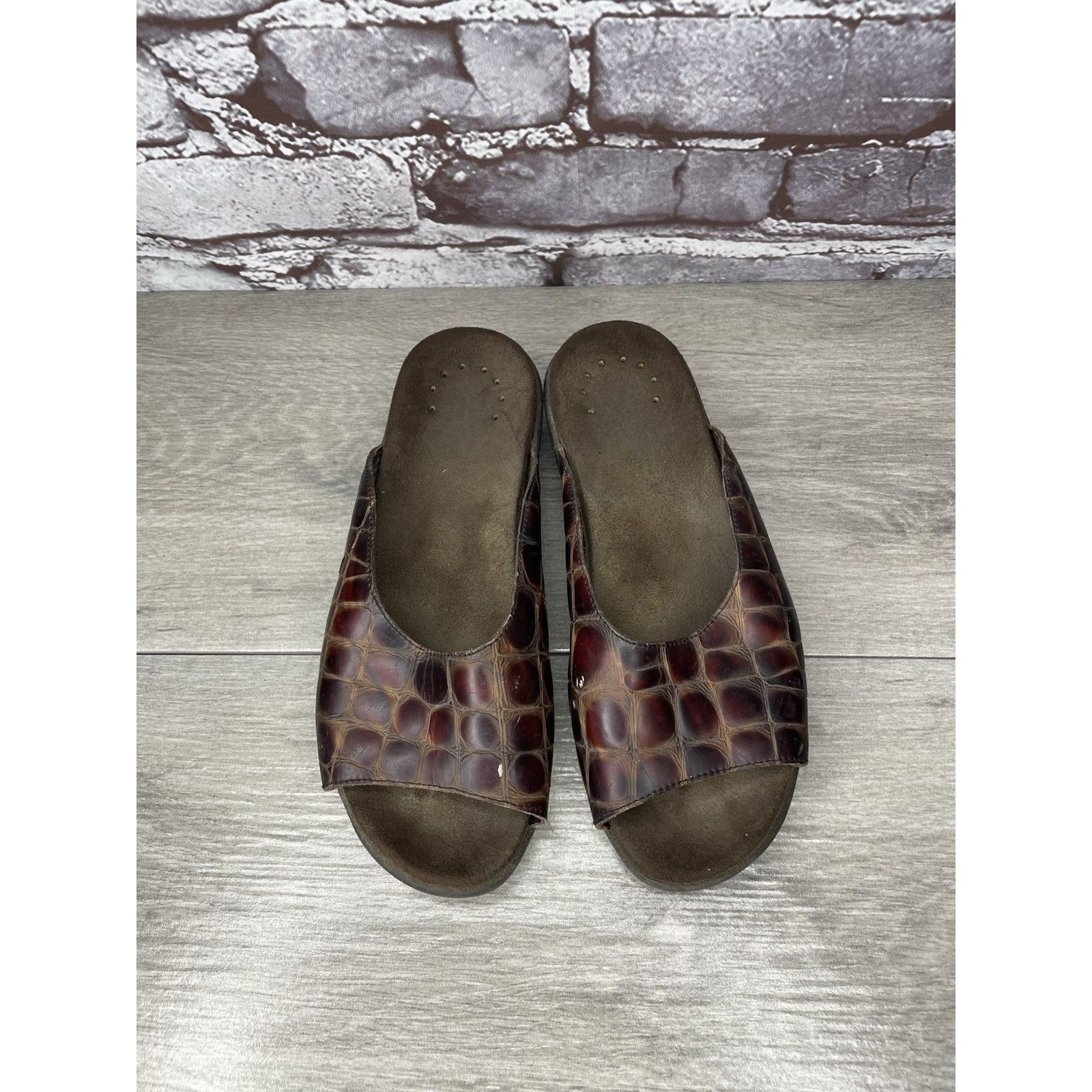 Mephisto Mephisto Brown Leather Croc Embossed Slip On Slides Sandals Size US 5 / IT 35 - 20 Thumbnail