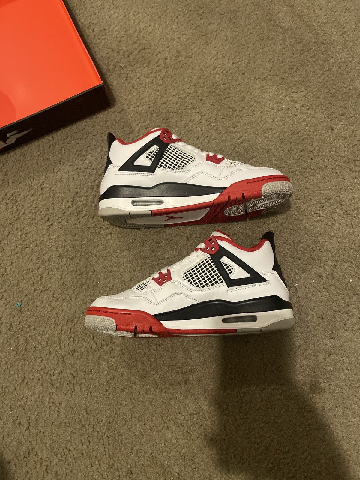 Nike Fire Red Retro 4 GS 6y Size US 6 / EU 39 - 2 Thumbnail