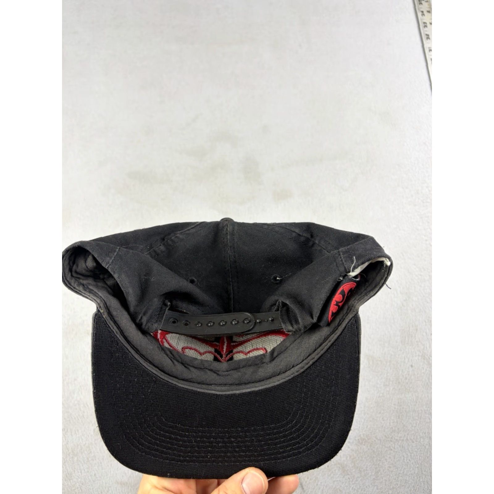 DC Comics VINTAGE Batman Hat SnapBack Cap Black Red Embroidered Logo DC Comics Hero 90s Men One Size Cotton Size ONE SIZE - 4 Thumbnail