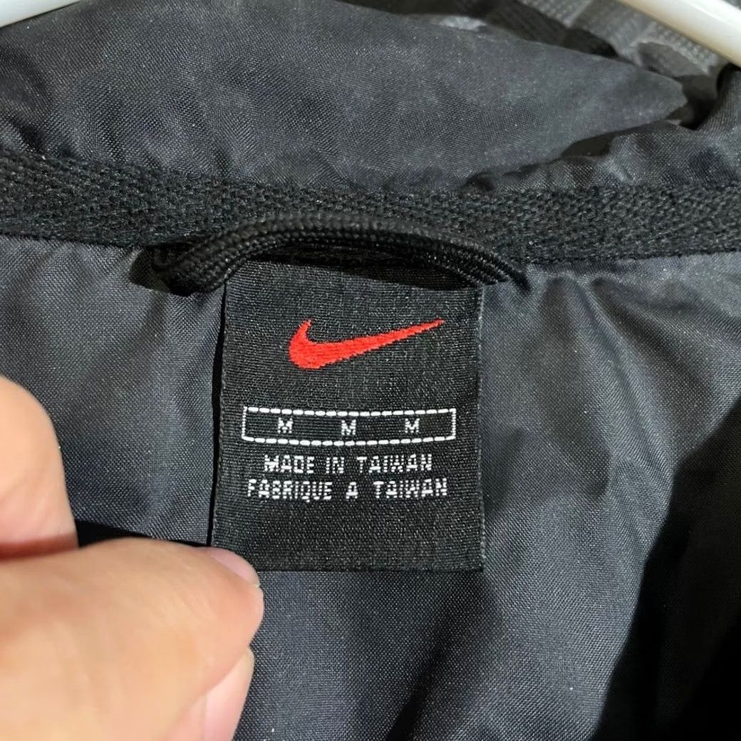 Nike VINTAGE Nike Black White Track Jacket Windbreaker Full Zip Men M Size US M / EU 48-50 / 2 - 6 Thumbnail