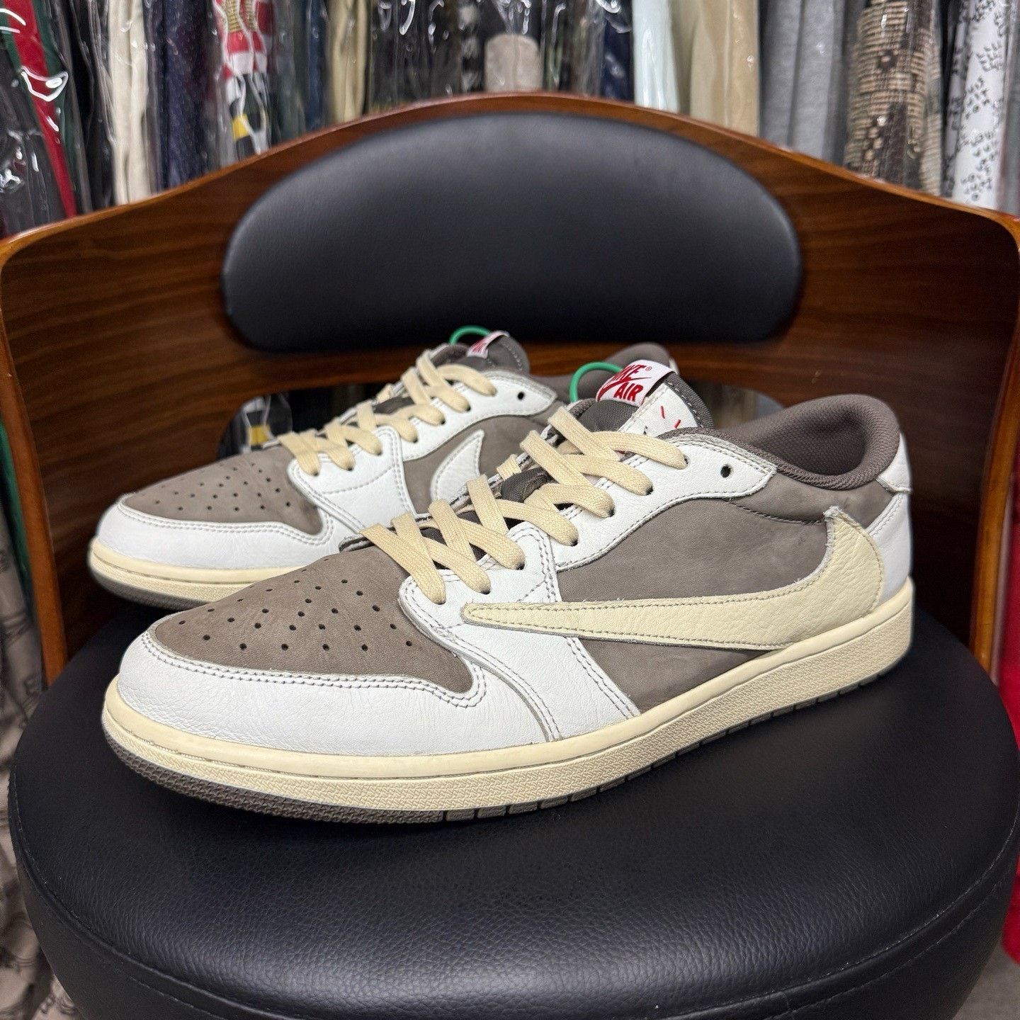 Nike Nike AJ1 White Lowtop Sneakers 46 Men Size US 12 / EU 45 - 1 Thumbnail