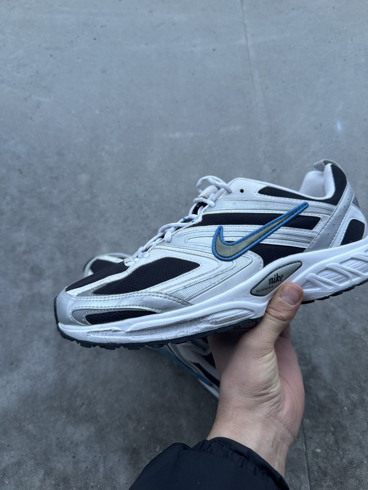 Nike VINTAGE Nike sportswear streetwear sneakers hype runners Size US 11 / EU 44 - 7 Thumbnail