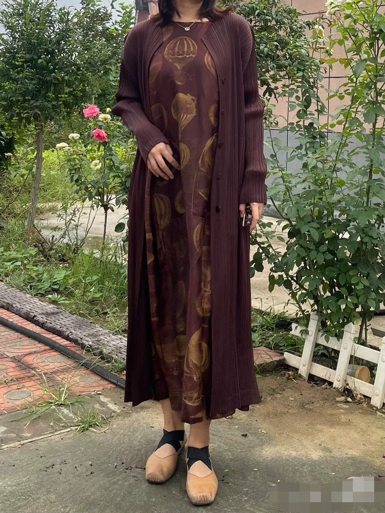 Issey Miyake Issey Miyake size:5 Brown pleated classic long cardigan ja Size L / US 10 / IT 46 - 1 Thumbnail
