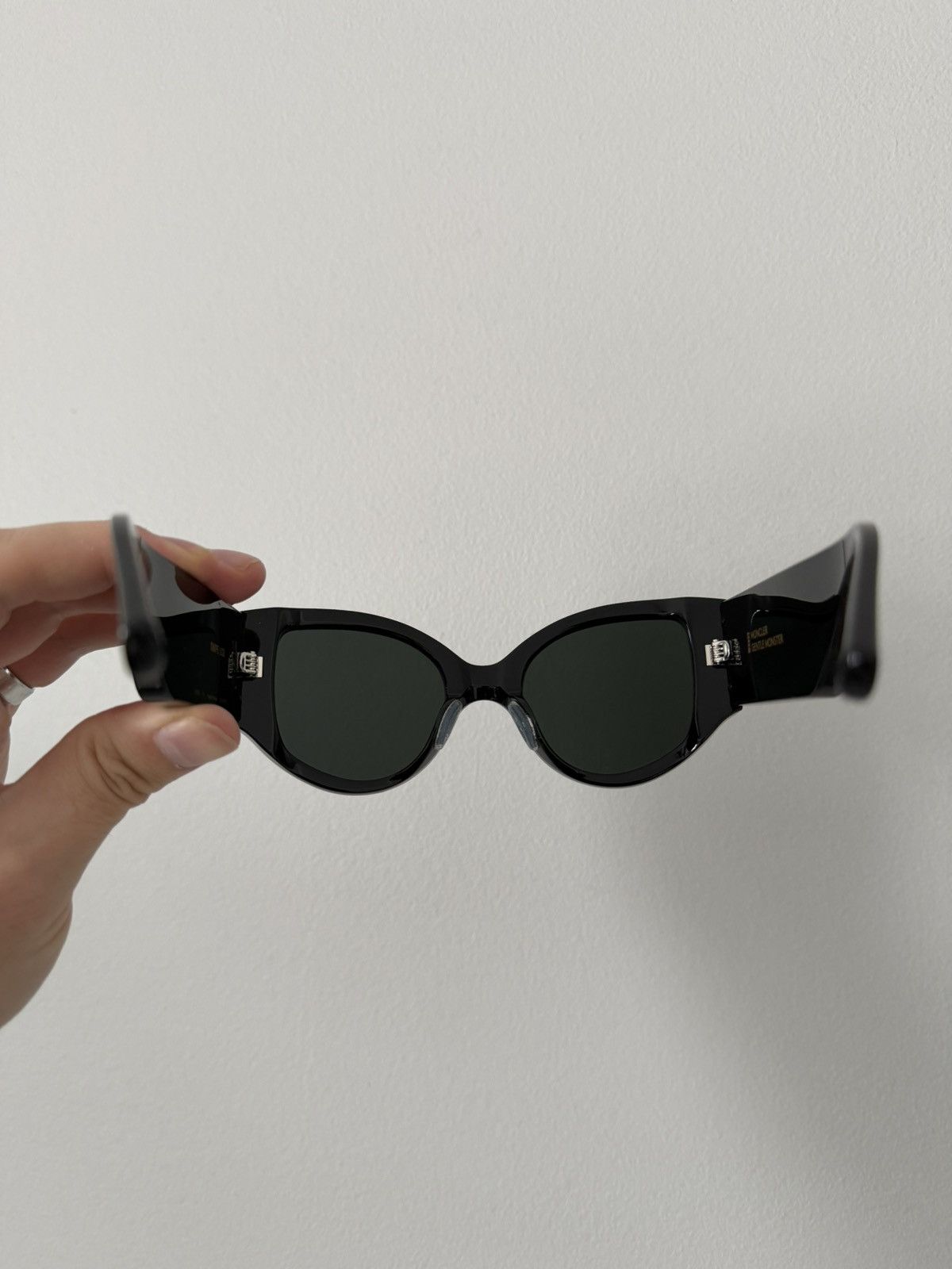 Gentle Monster × Moncler GENTLE MONSTER X MONCLER UNVEILS 'SWIPE LCD' SUNGLASSES Size ONE SIZE - 3 Thumbnail
