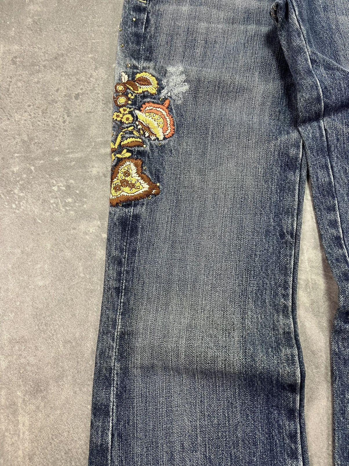 Miss Me Miss Me Vintage Embroidered Flowers Flared Bootcut Denim 25 Size 25" / US 0 / IT 36 - 4 Thumbnail
