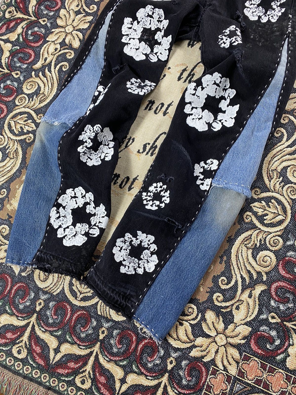 DENIM TEARS × Levi's DENIM TEARS Re-worked Levi’s [ PAIN ✞ ] Size US 28 / EU 44 - 3 Thumbnail
