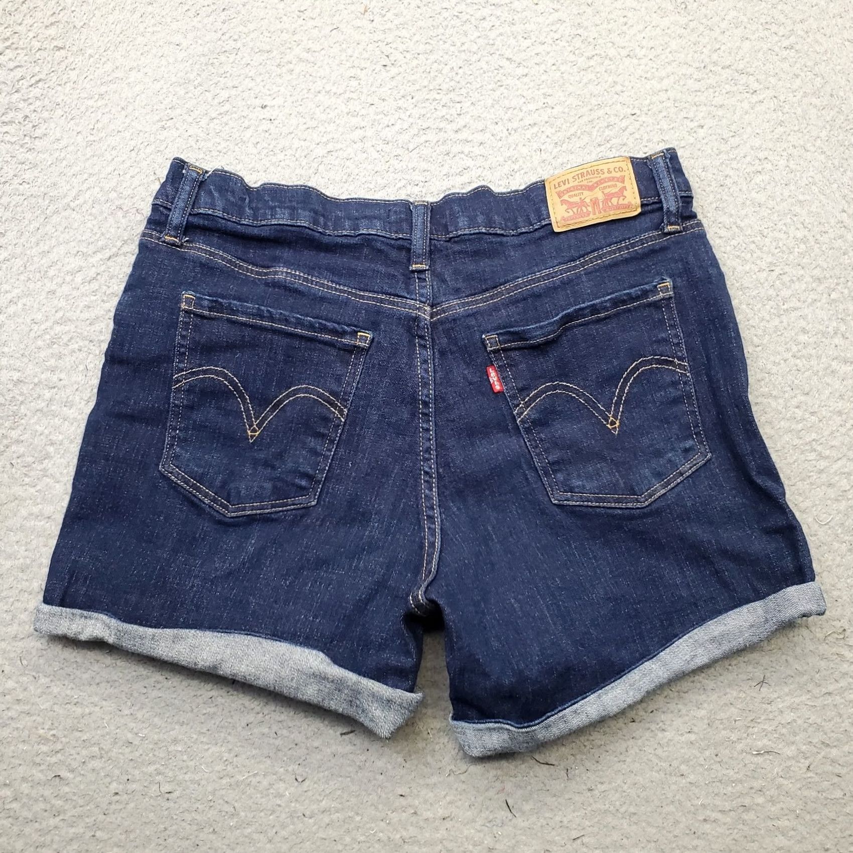 Levi's Levi's Womens Bermuda Shorts Size 31 Blue Denim Red Tab Low Waist Cuffed Mid Length 5-Pocket Design Size 24" / US 00 / IT 34 - 2 Thumbnail