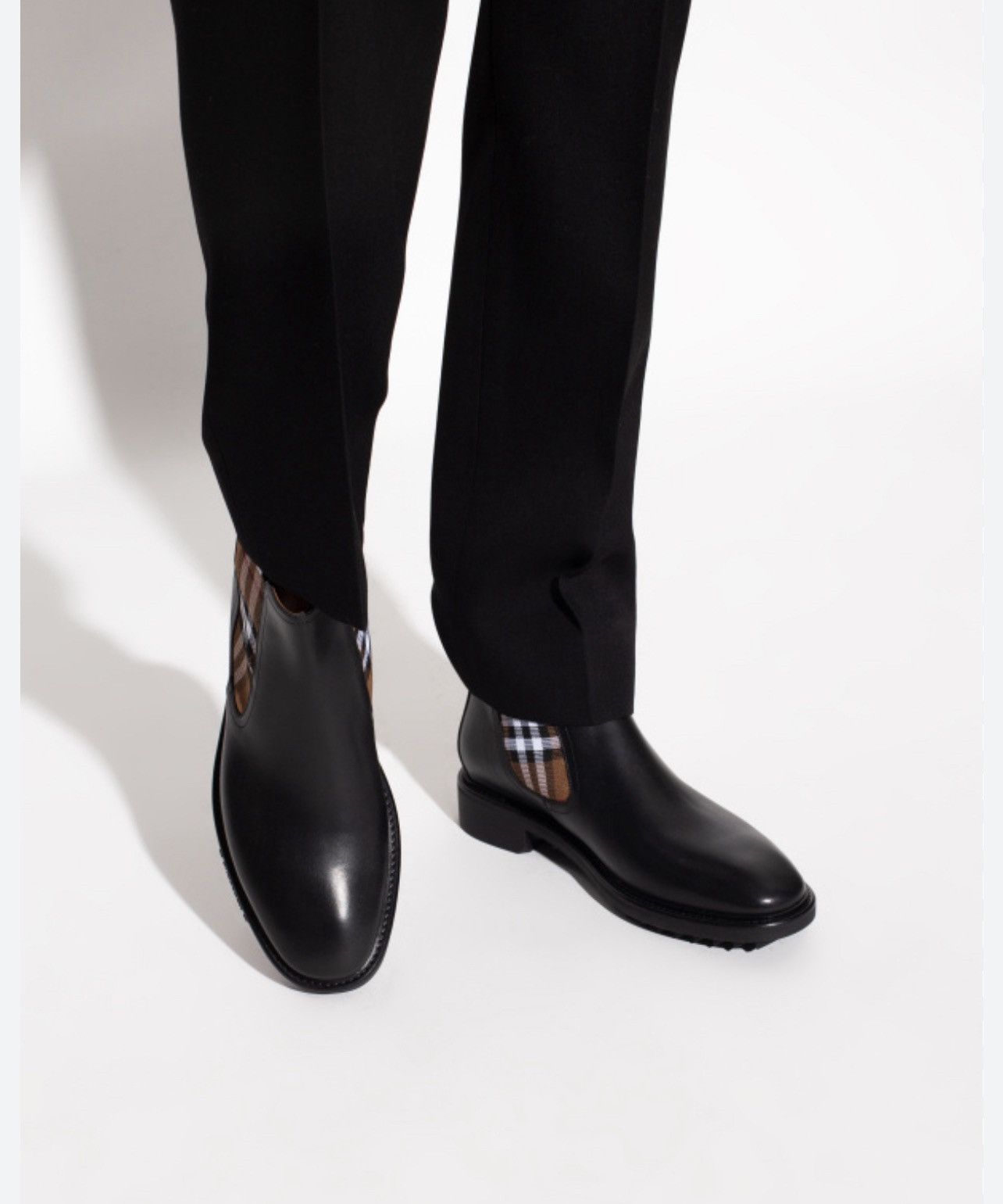 Burberry Burberry Men's Allostock Chelsea Boots size 40/us size 7 Size US 7 / EU 40 - 3 Thumbnail