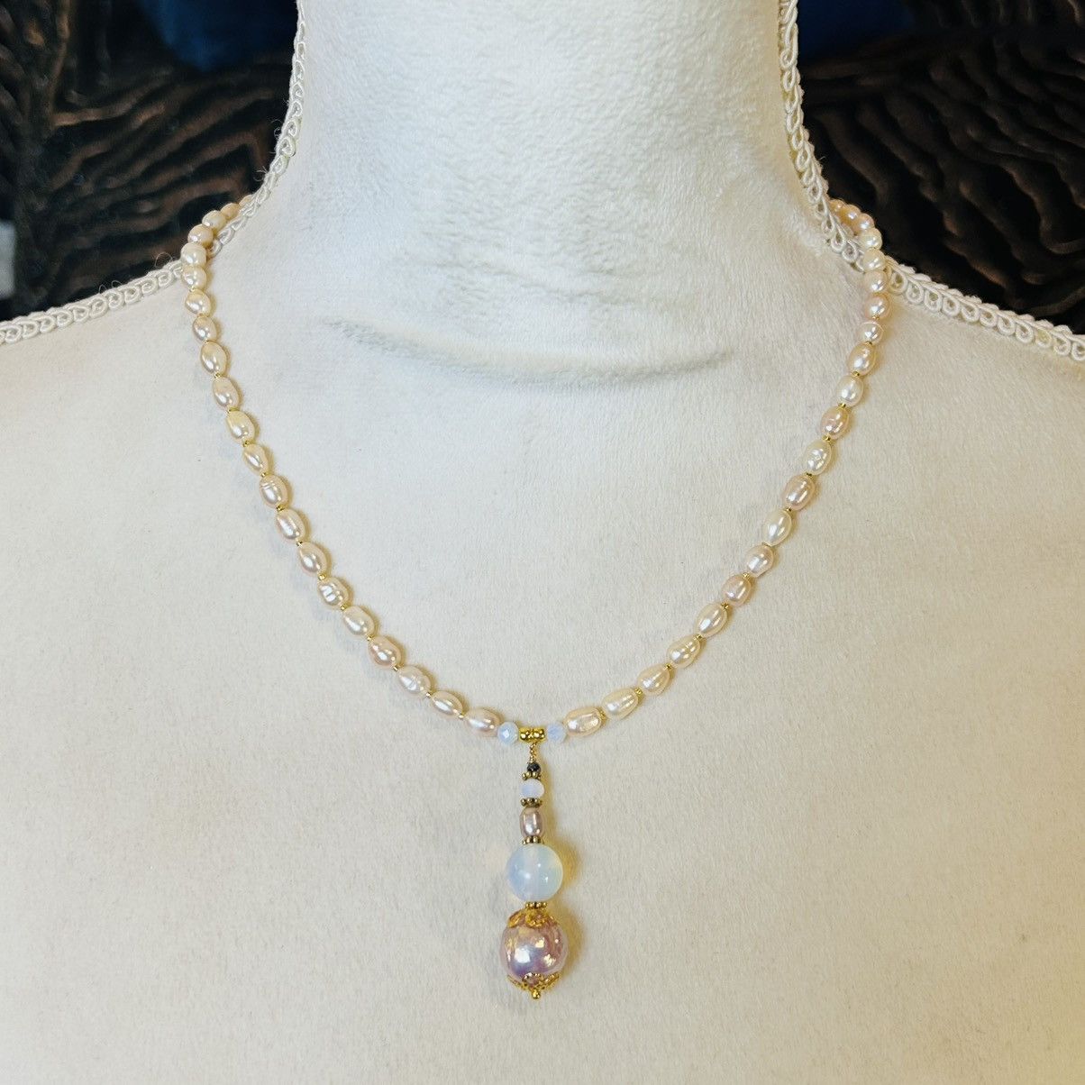 Handmade Handcrafted elegant genuine fresh water pendant necklace Size ONE SIZE - 2 Thumbnail
