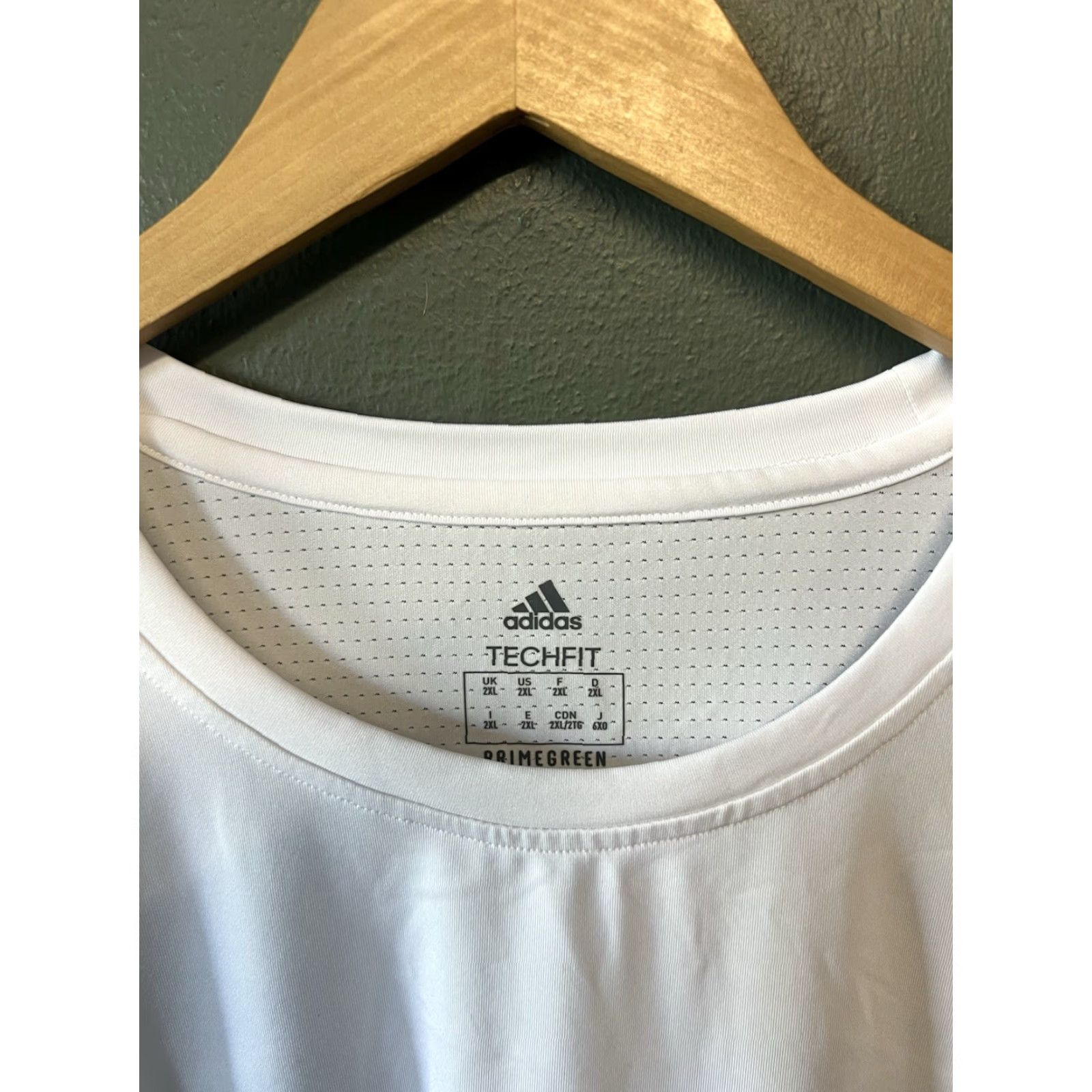 Adidas Adidas Mens White Long Sleeve Athletic Shirt 2XL Primegreen Techfit Slim Fit Durable Athleticwear Shirt Mens 2XL White Long Sleeve T-Shirt Size US XXL / EU 58 / 5 - 3 Thumbnail