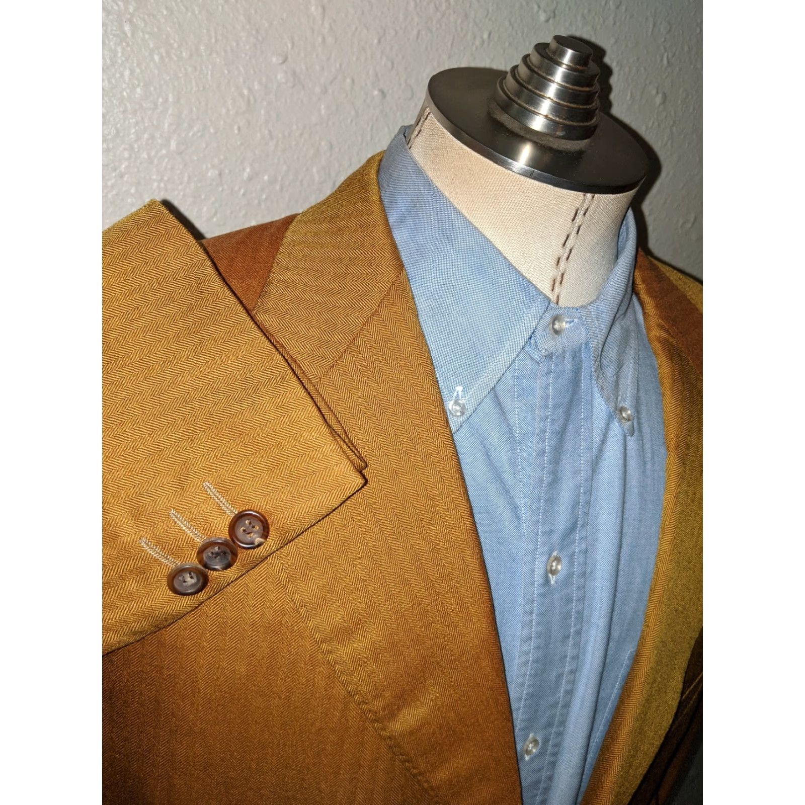 Canali VINTAGE Canali Sport Coat Jacket THREE-BUTTON 100% Cashmere Brown Ticket Pocket Notch Lapel Herringbone Regular 44R EUC Mens Size US S / EU 44-46 / 1 - 2 Thumbnail