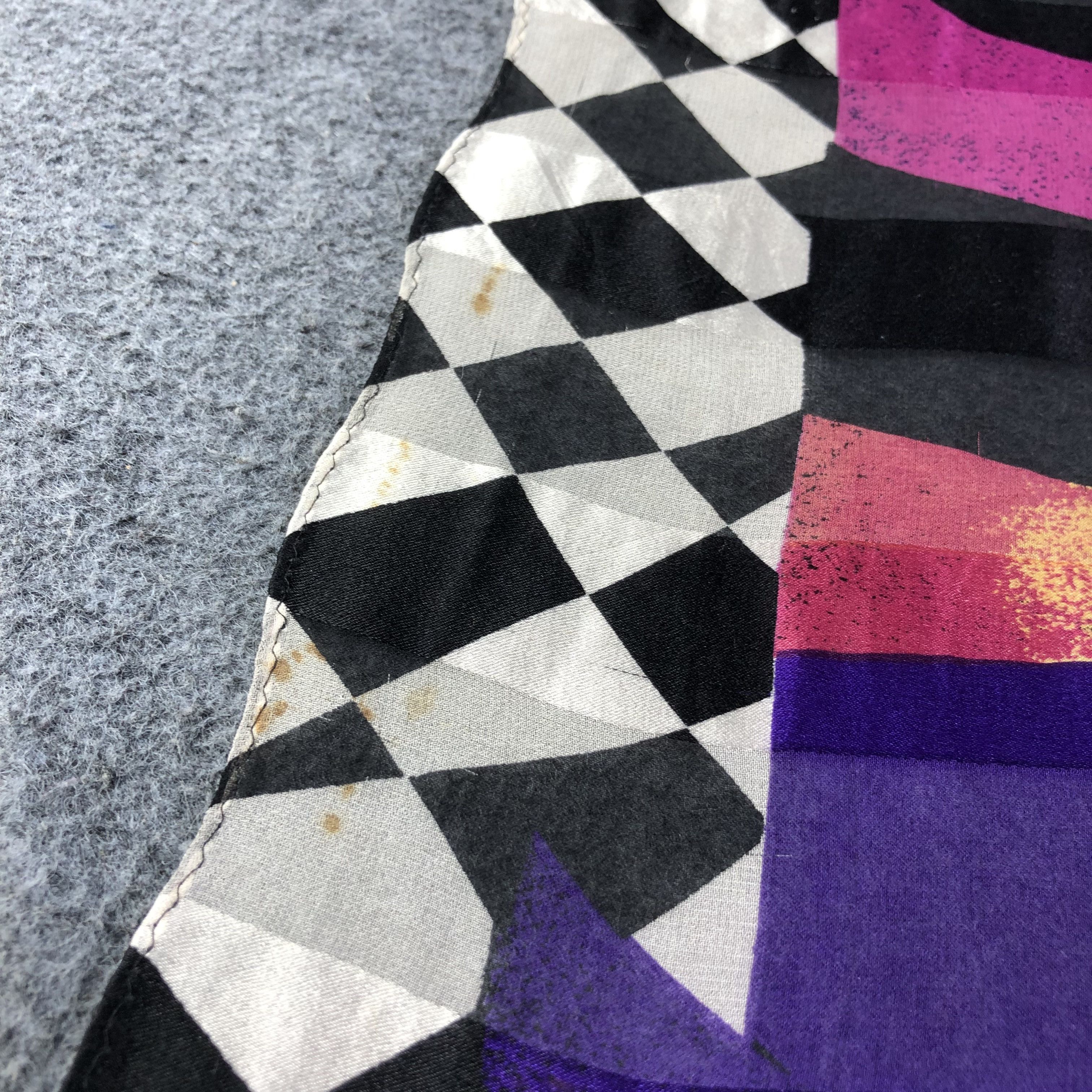 Japanese Brand Abstract Design Slit Thread Silk Scarf M749 Size ONE SIZE - 5 Thumbnail