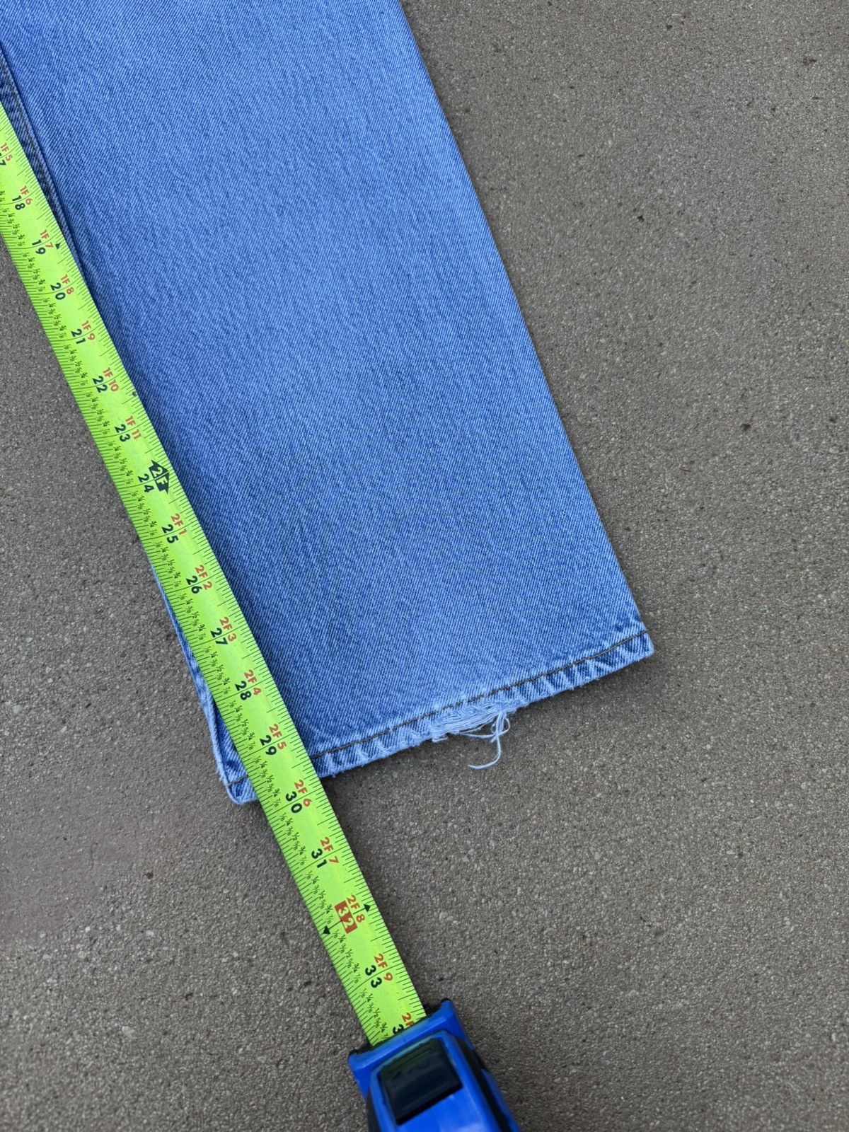 Levi's Vintage 90s Levi’s 501xx Buttonfly Straight Leg Jeans 32x30 Size US 32 / EU 48 - 11 Thumbnail