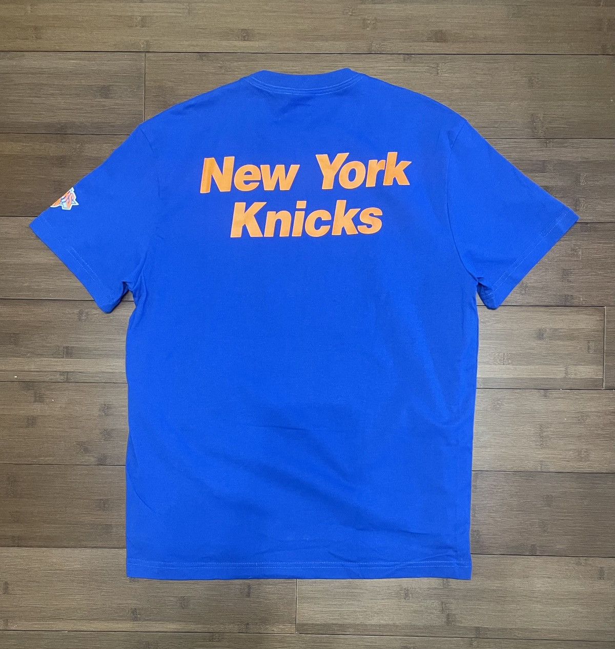 NBA × October's Very Own OVO New York Knicks NY Tee SIZE XXXL Size US XXL / EU 58 / 5 - 2 Thumbnail