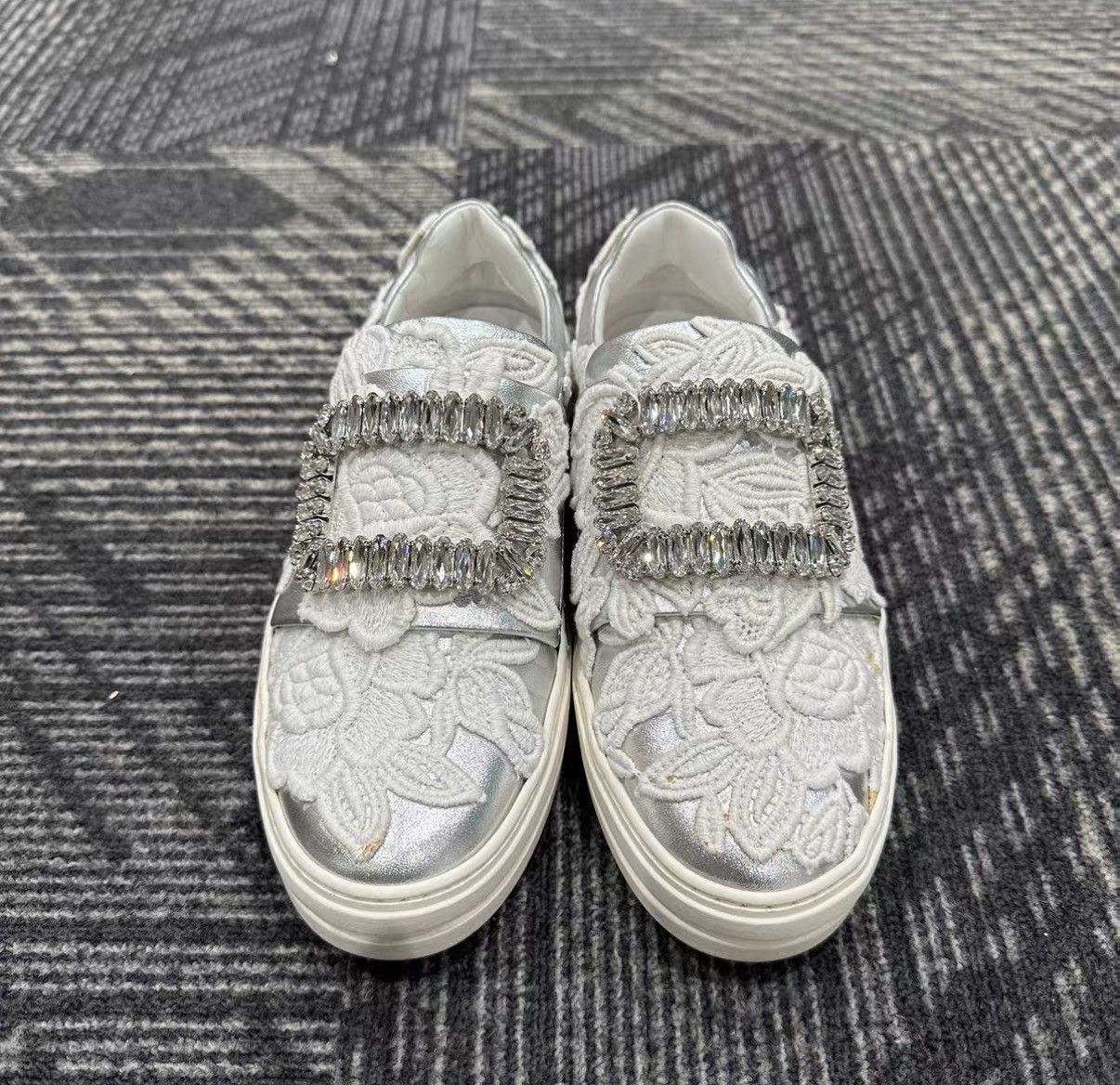 Roger Vivier Roger Vivier White Square Crystal Lace Casual Shoes J42 Size US 7 / IT 37 - 2 Thumbnail