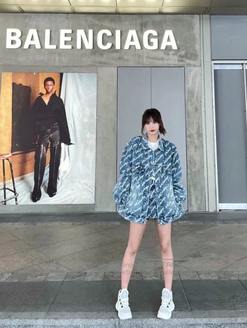 Balenciaga Balenciaga Letter Logo Printed Denim Jacket Size XS / US 0-2 / IT 36-38 - 3 Thumbnail