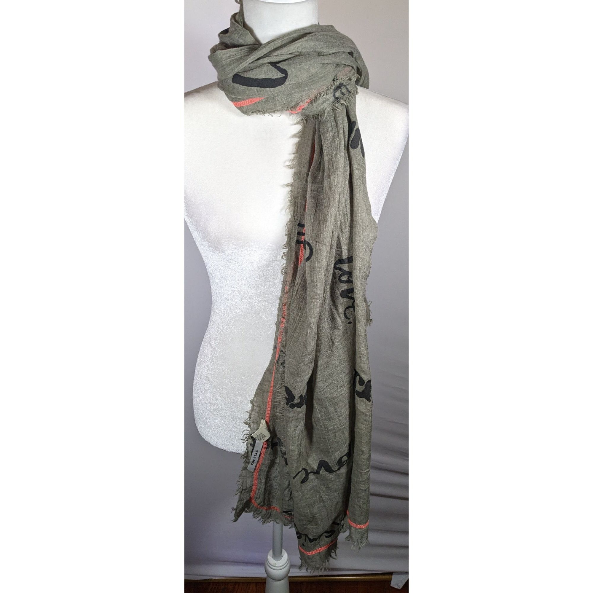 Other Codello Grey Love Print Scarf With Pink Contrast Stitching Size ONE SIZE - 7 Thumbnail