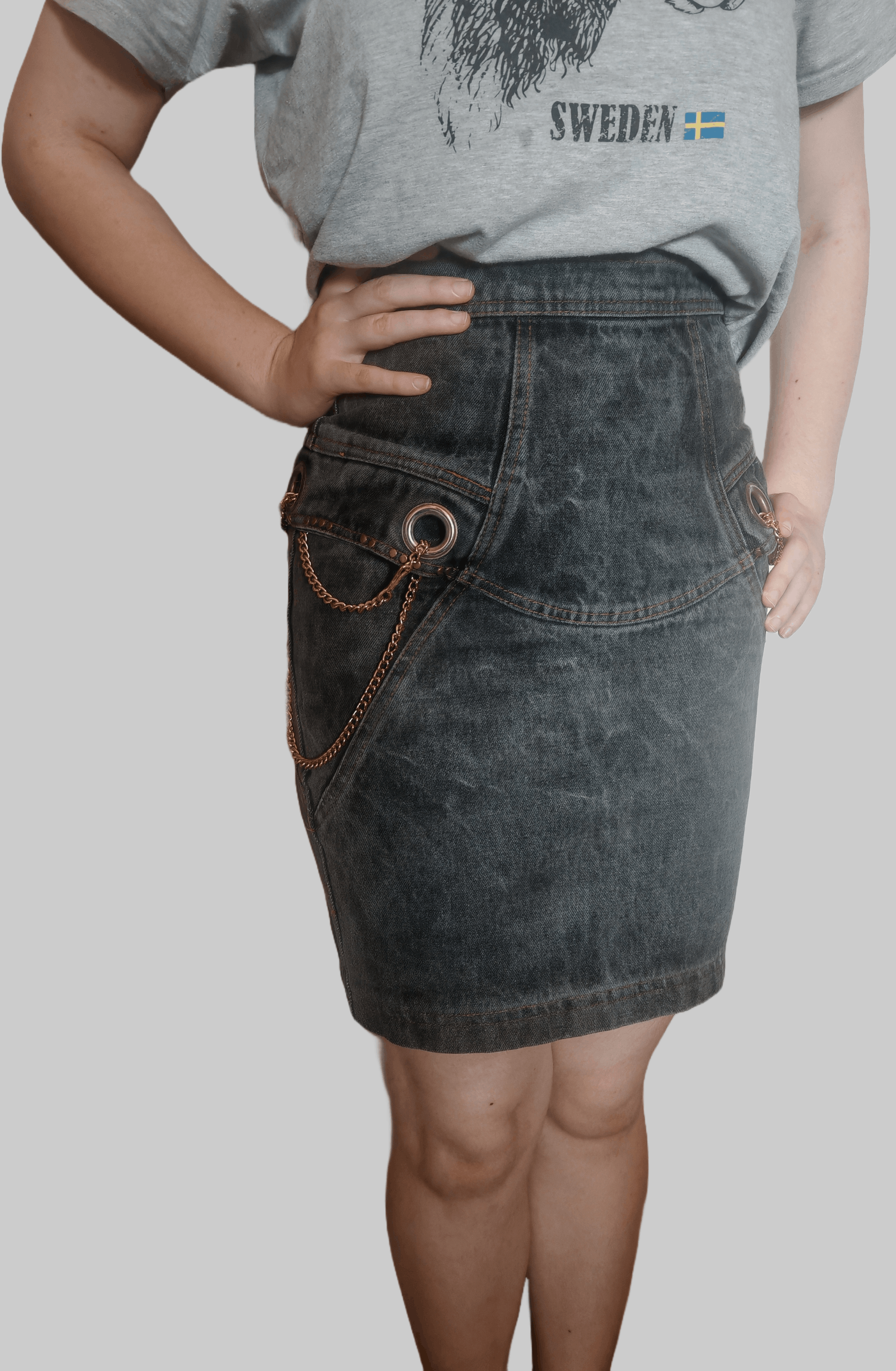 Vintage 90s Y2K Grey Mini Skirt with Gold Chain sz S-M made in Paris Size 26" / US 2 / IT 38 - 1 Thumbnail