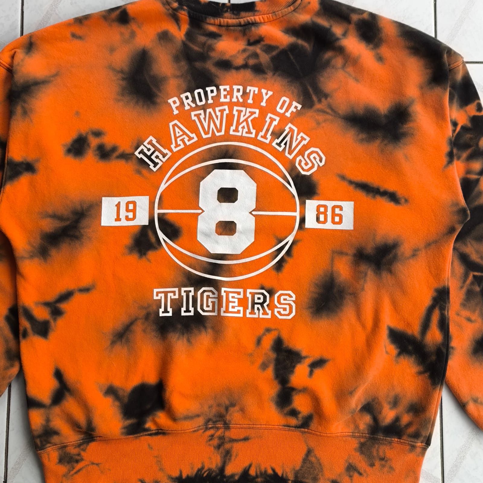H&M H&M x Stranger Things Tie dye Size US L / EU 52-54 / 3 - 9 Thumbnail