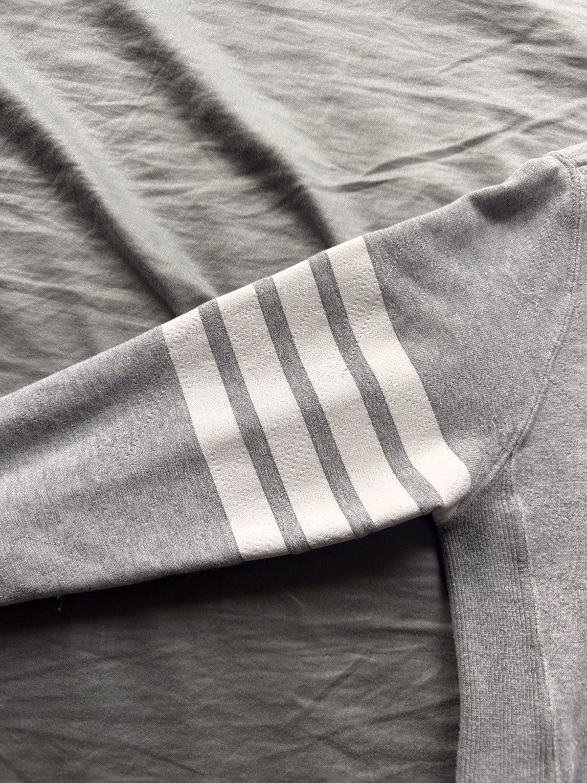 Thom Browne Thom Browne Men’s Classic 4-Bar Crewneck Sweatshirt – Small Size US S / EU 44-46 / 1 - 7 Thumbnail