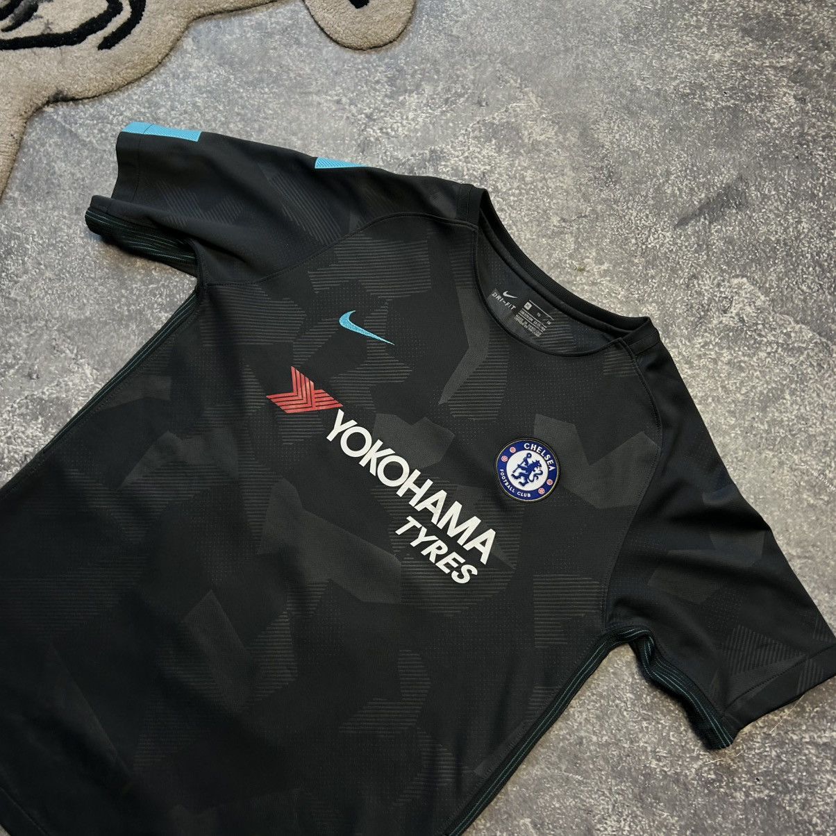 Nike Vintage Nike FC Chelsea 13 Courtois Player 2017 soccer jersy Size US S / EU 44-46 / 1 - 3 Thumbnail