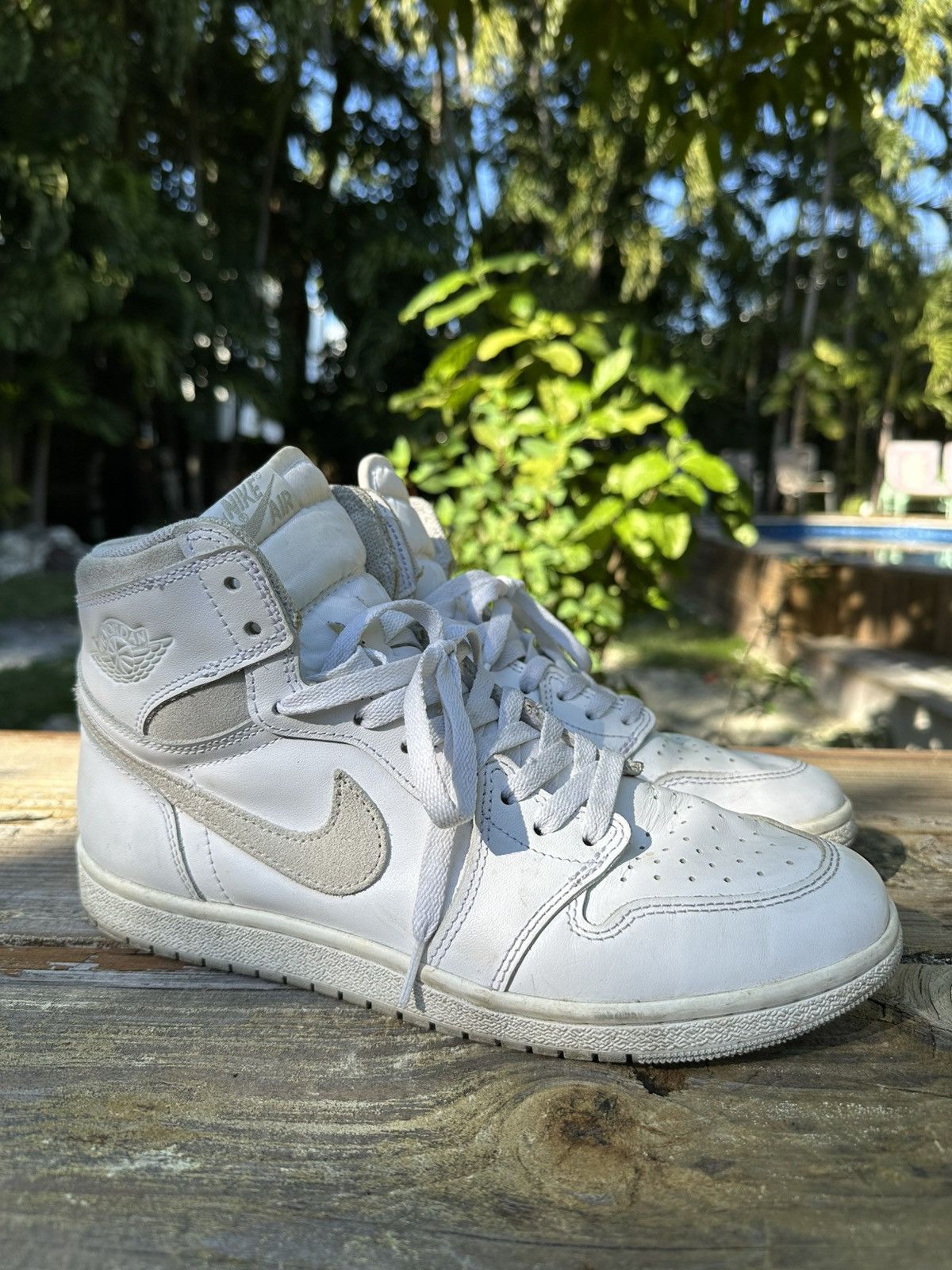 Jordan Brand × Nike Jordan 1 Neutral Grey OG Size US 9.5 / EU 42-43 - 8 Thumbnail