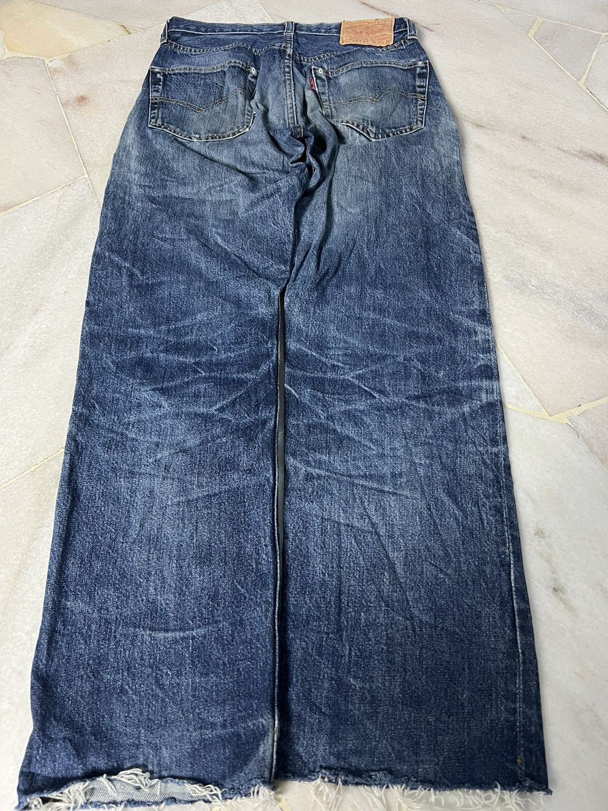 Jean × Levi's × Levi's Vintage Clothing VINTAGE 90’S LEVIS 501XX DISTRESSED REDLINE BIG E LVC JAPAN Size US 28 / EU 44 - 2 Thumbnail