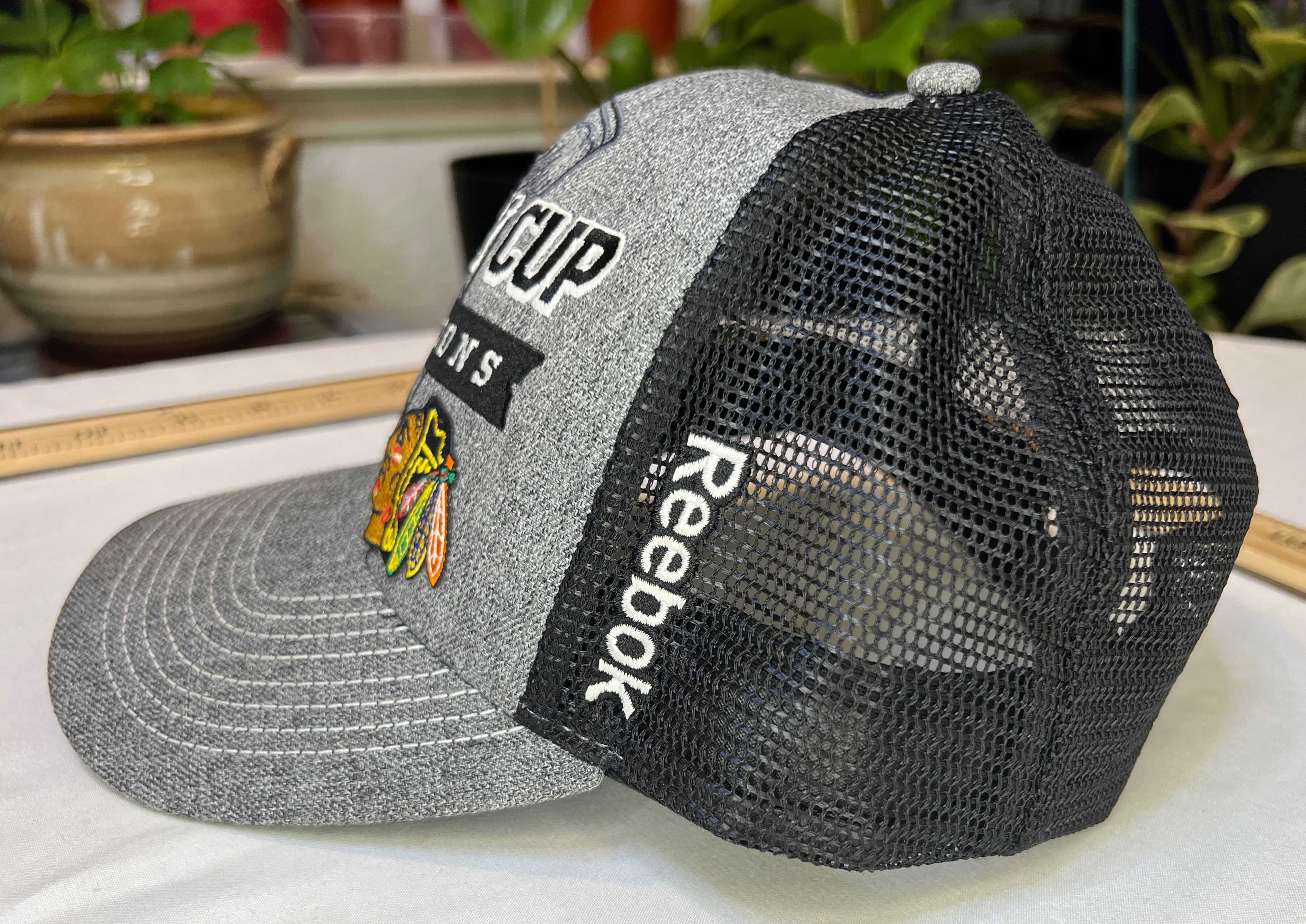 Reebok Chicago Blackhawks Stanley Cup Champions 2013 Hat Size ONE SIZE - 6 Thumbnail