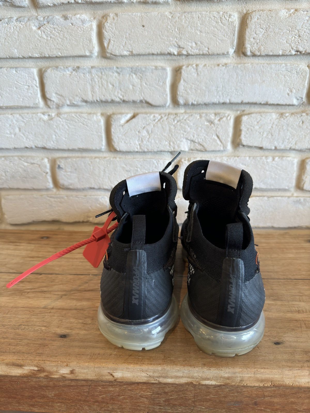 Nike × Off-White Nike Air VaporMax Off-White Black (2018) Size US 10 / EU 43 - 2 Thumbnail
