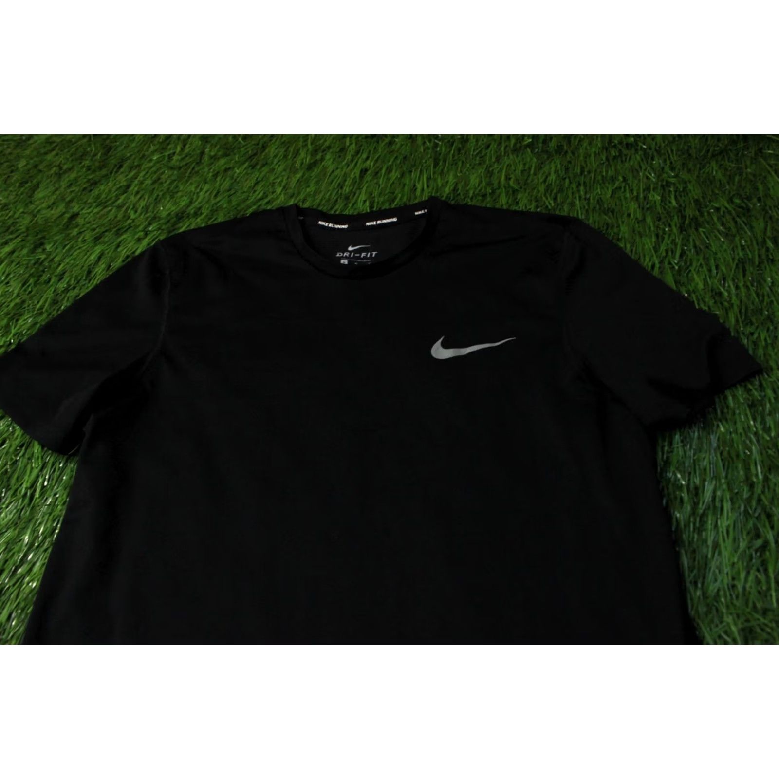 Nike Nike Running Shirt Mens M Black 2017 Dri-Fit T-Shirt Short Sleeve Crew Neck Vintage No Size US M / EU 48-50 / 2 - 2 Thumbnail