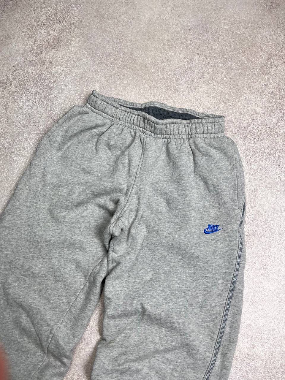 Nike × Vintage Vintage Nike Swoosh Baggy Trackpants Y2K S Size US 31 - 3 Thumbnail