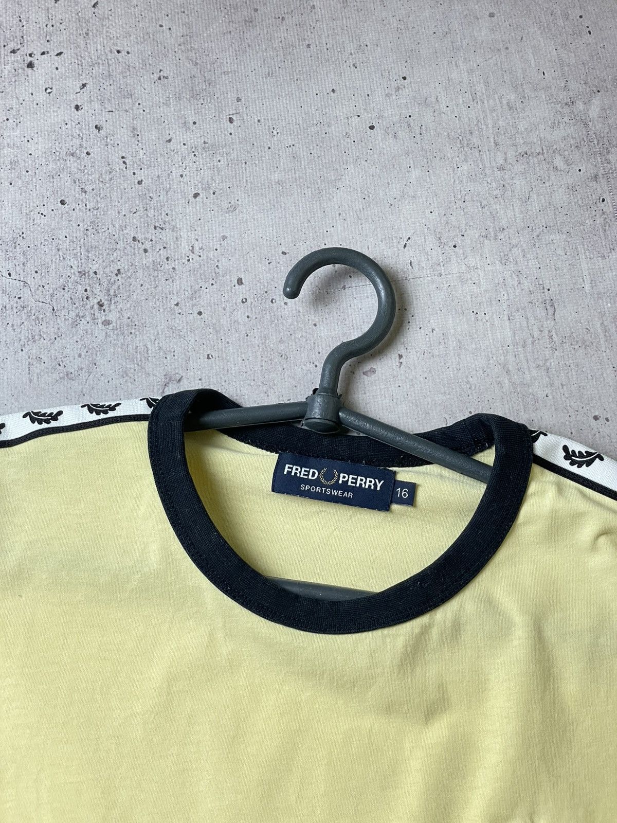 Fred Perry Fred Perry lamps T-shirt Size US M / EU 48-50 / 2 - 6 Thumbnail