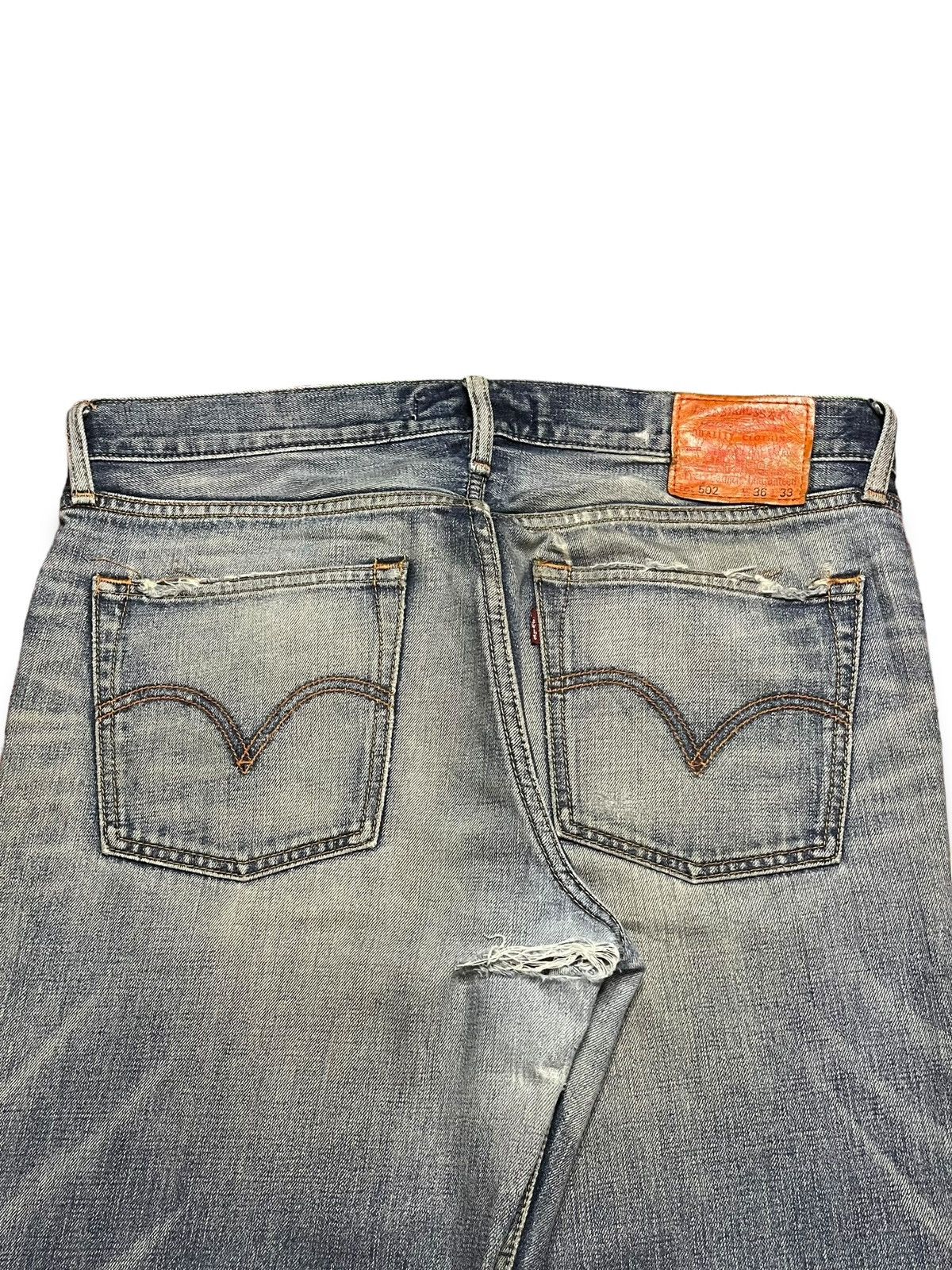 Levi's Vintage Levis 502 Classic Faded Wash Distressed Baggy Jeans Size US 37 - 9 Thumbnail