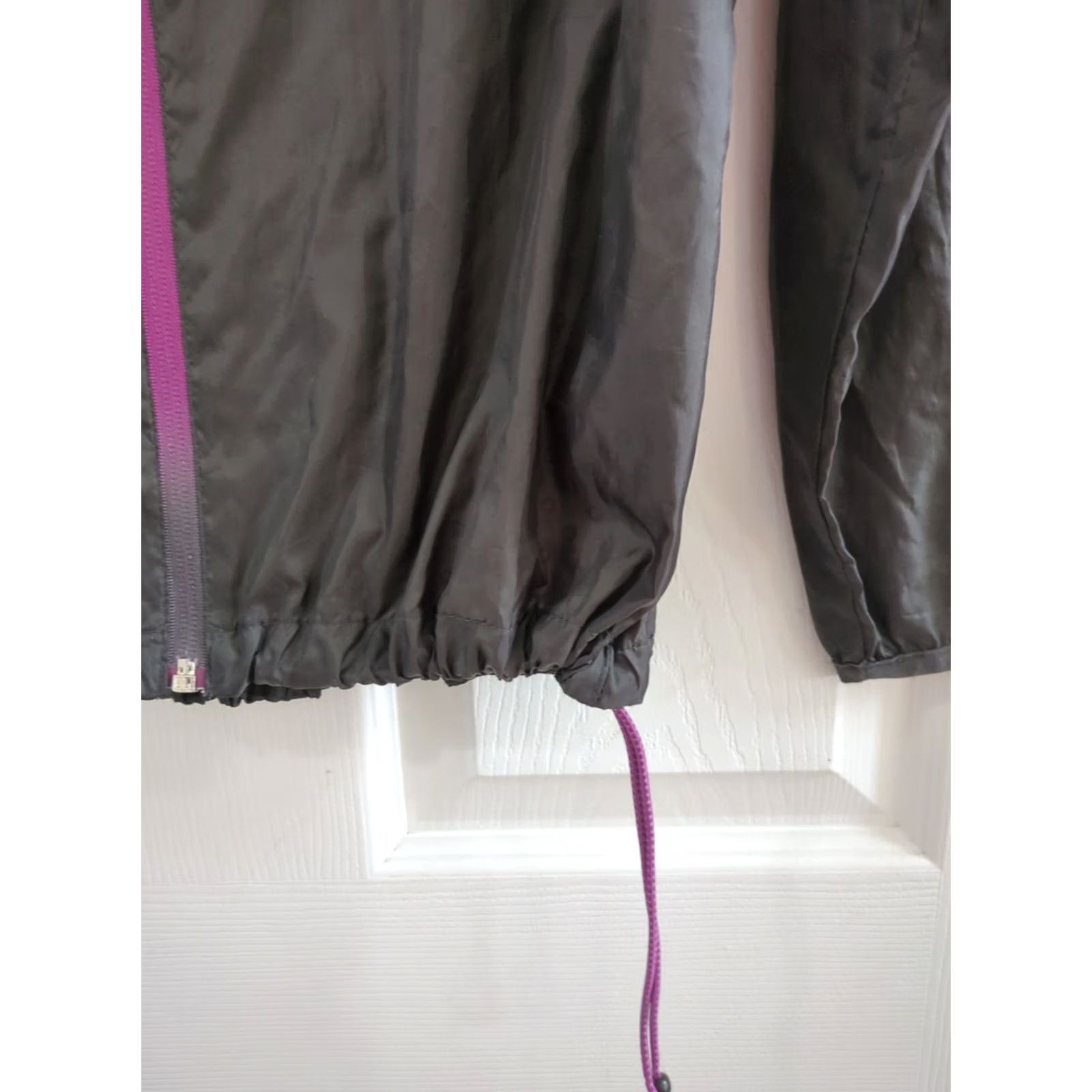 Everlast VINTAGE: No Everlast Windbreaker Jacket Womens XL Black Windbreaker Lightweight Zip Hooded Pockets Athletic Season: All-Season Size XL / US 12-14 / IT 48-50 - 4 Thumbnail