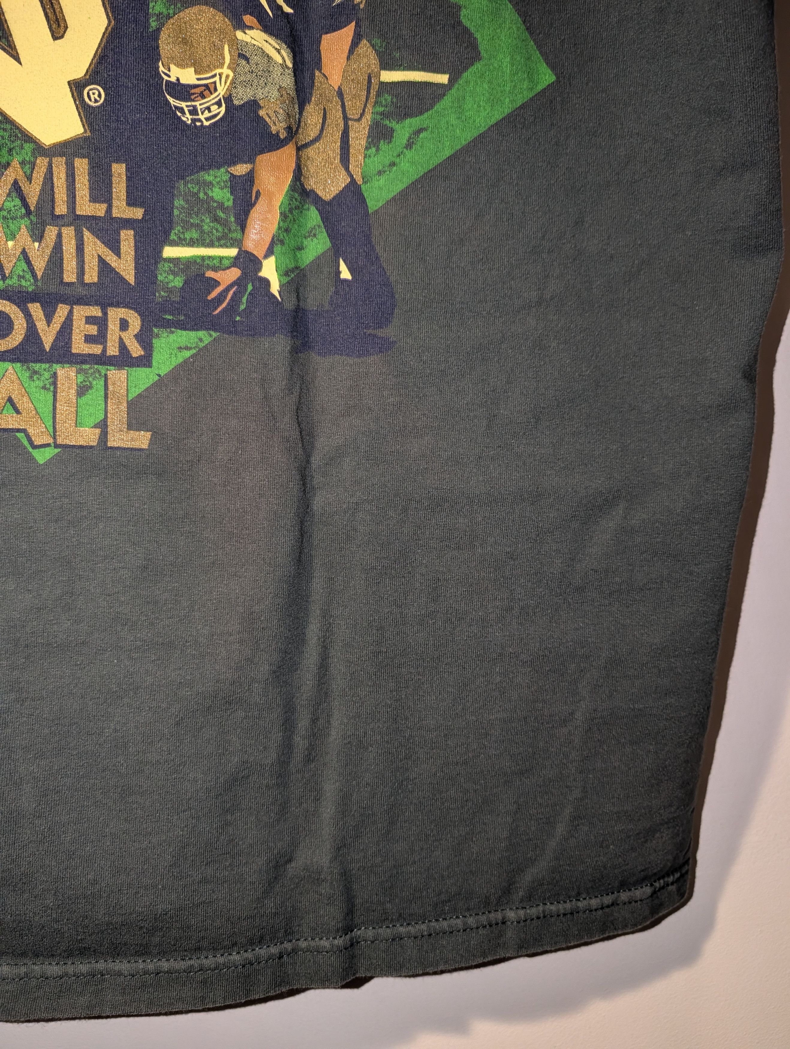 NCAA Vintage Notre Dame Football Shirt Sun Faded Thrashed Tee Size US XL / EU 56 / 4 - 4 Thumbnail