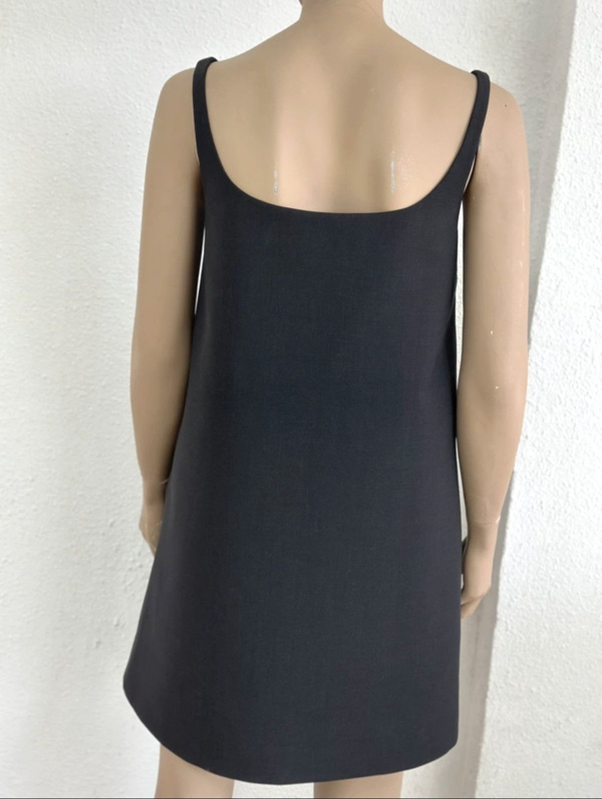 Prada Prada dress, size M, 100% wool Size M / US 6-8 / IT 42-44 - 5 Thumbnail