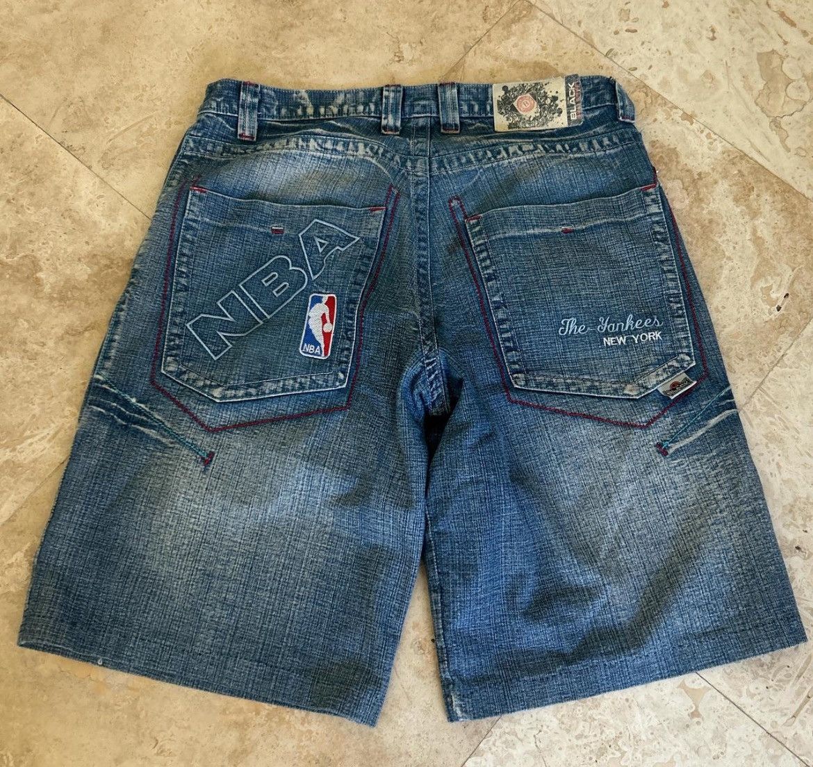 Other VINTAGE Y2K EMBROIDERED NBA/YANKEES JORTS Size US 34 / EU 50 - 2 Thumbnail