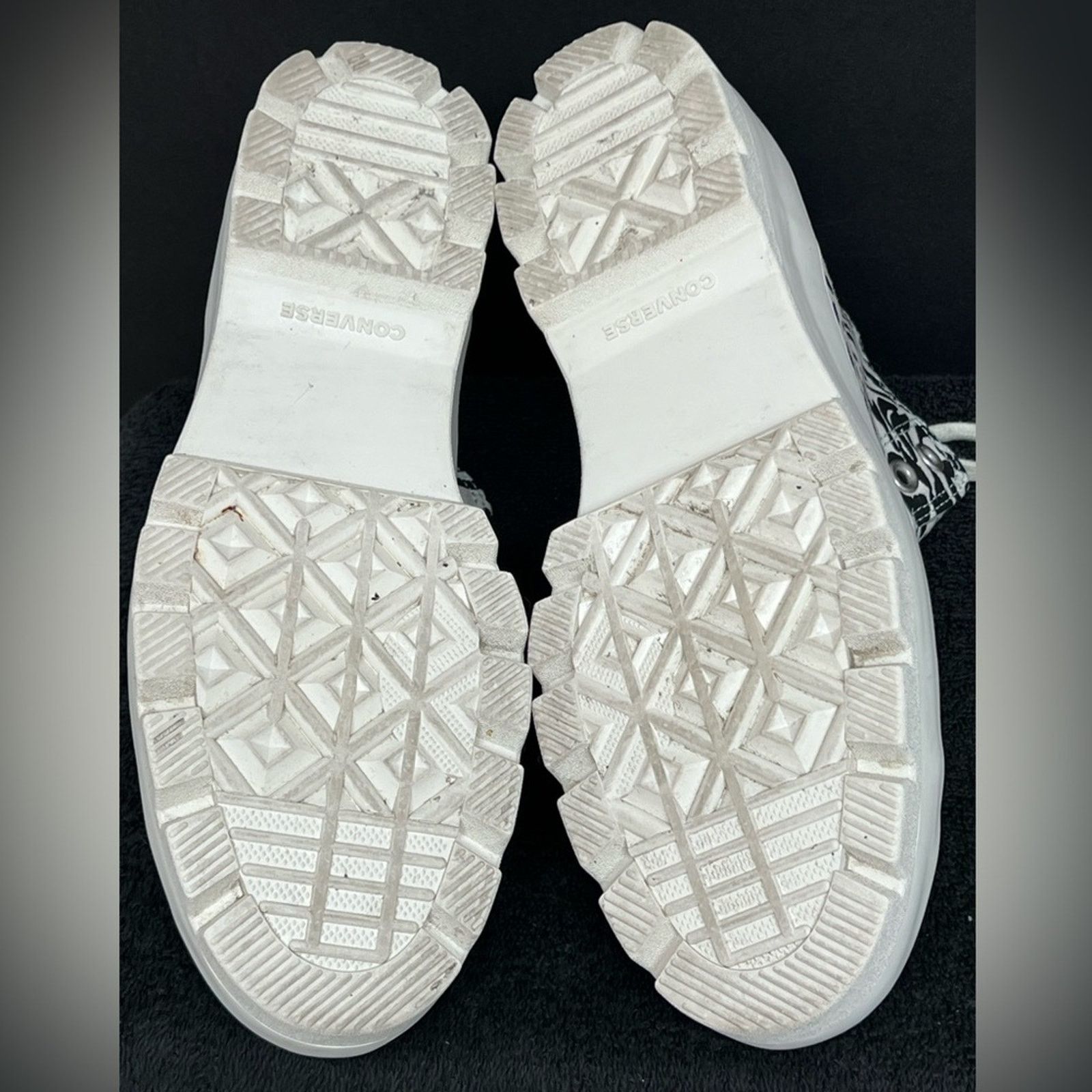Converse Women’s Converse CTAS Lugged High Top Lift Animal Print Size US 8.5 / IT 38.5 - 5 Thumbnail