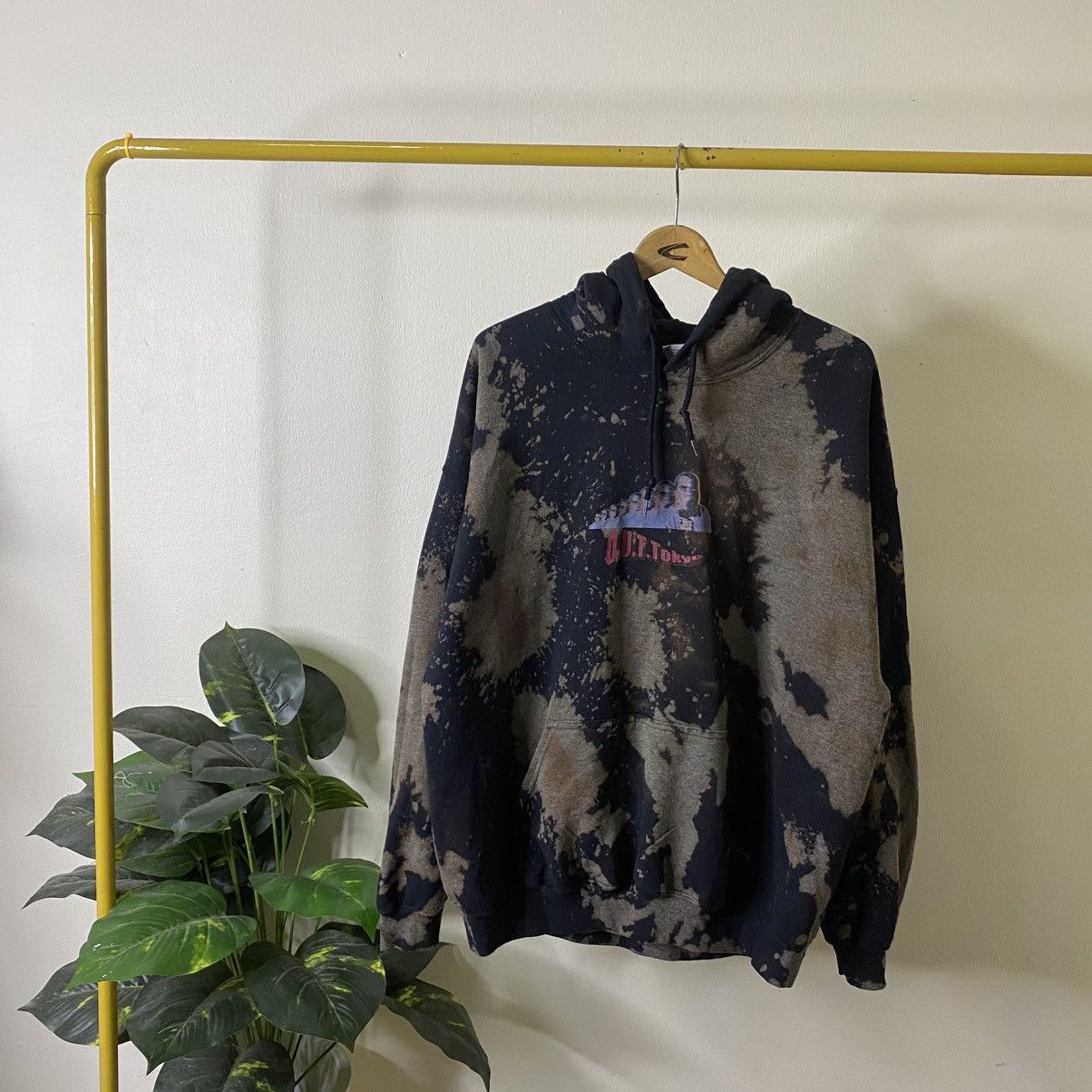 Japanese Brand Japanese Streetwear Brand Out Tokyo Acidwash Pullover Hoodie Size US XL / EU 56 / 4 - 1 Thumbnail