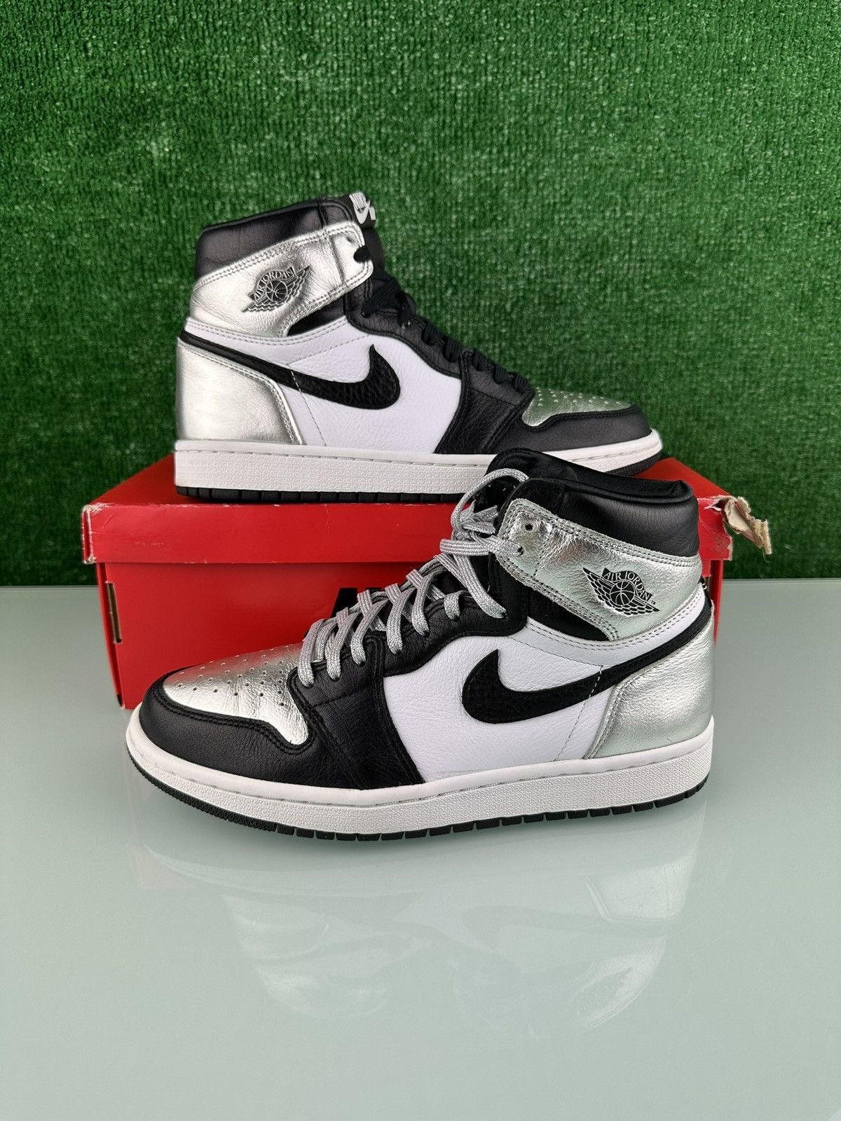 Jordan Brand Jordan 1 High OG Metallic Silver Size 8W/6.5M Size US 8 / IT 38 - 2 Thumbnail