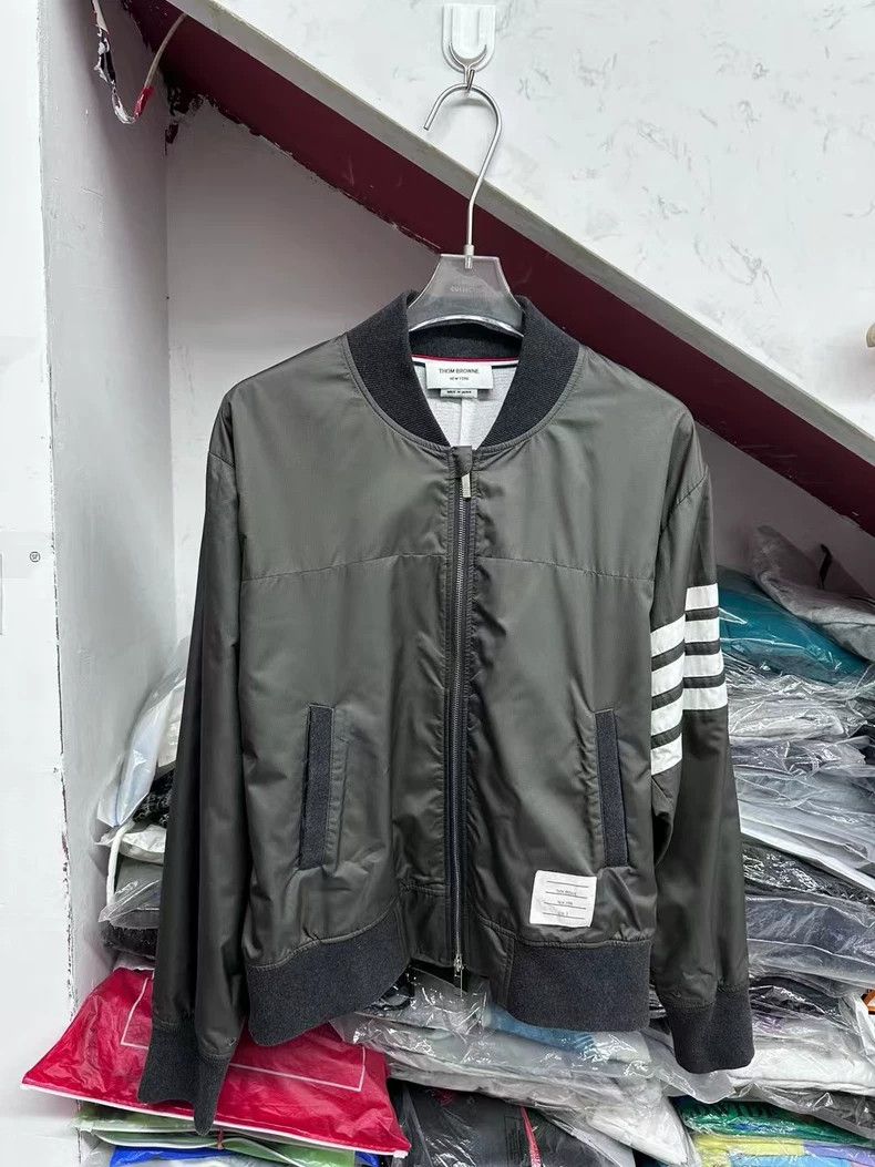 Thom Browne THOM BROWNE Grey green four-stripe nylon zip jacket 2502-Ne Size US L / EU 52-54 / 3 - 1 Thumbnail